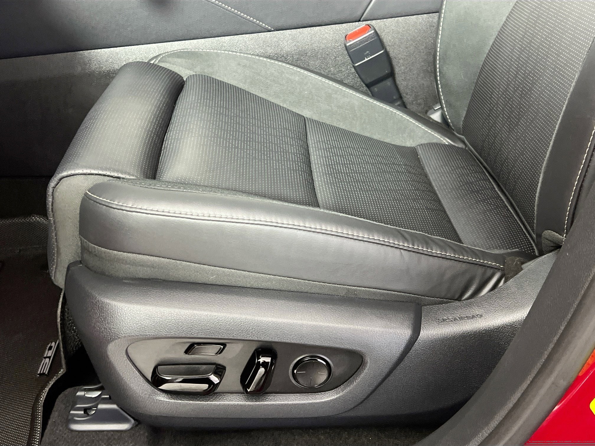 2025 Lexus RX 350 - Photo 36