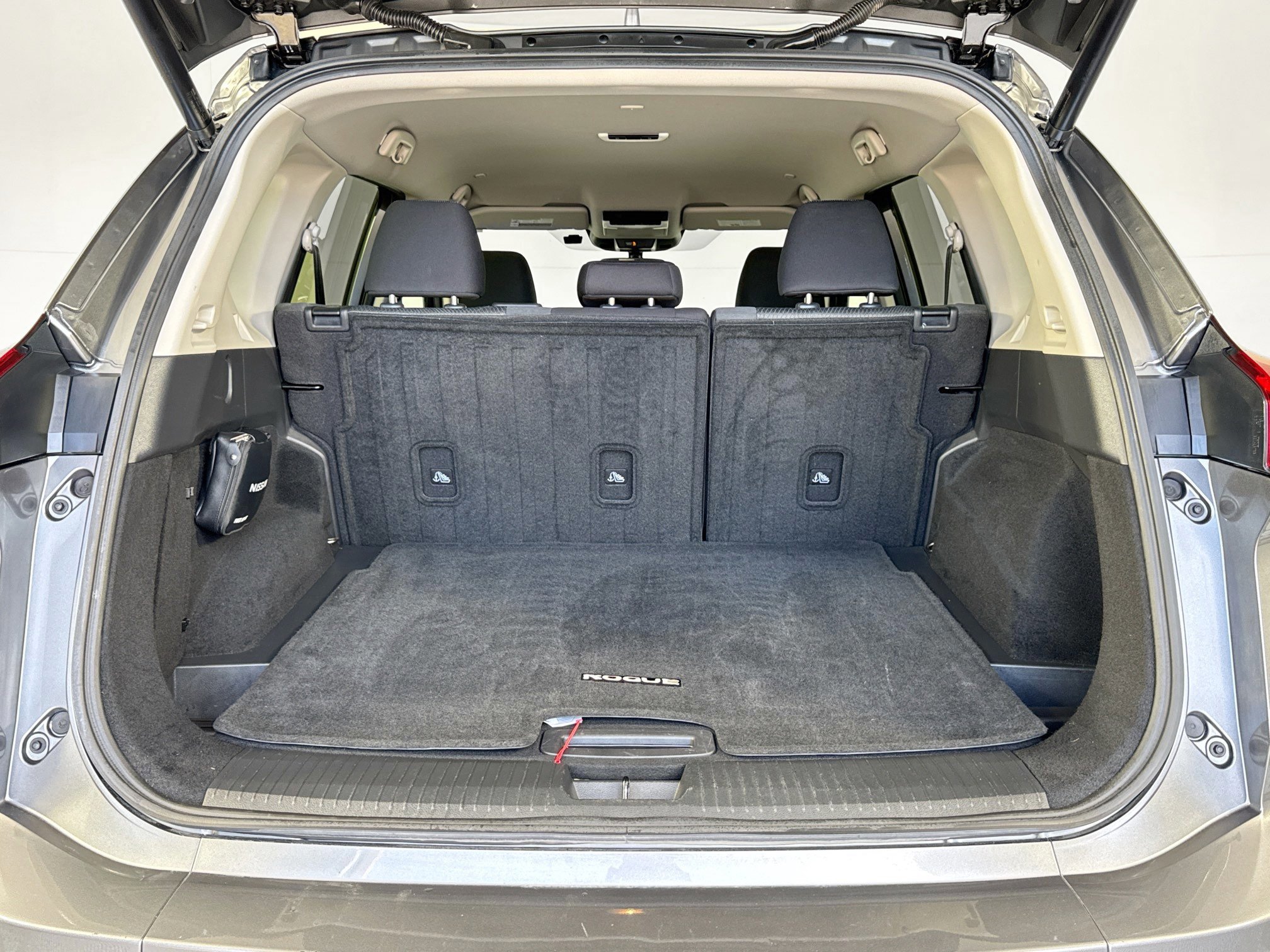 2024 Nissan Rogue SV - Photo 29