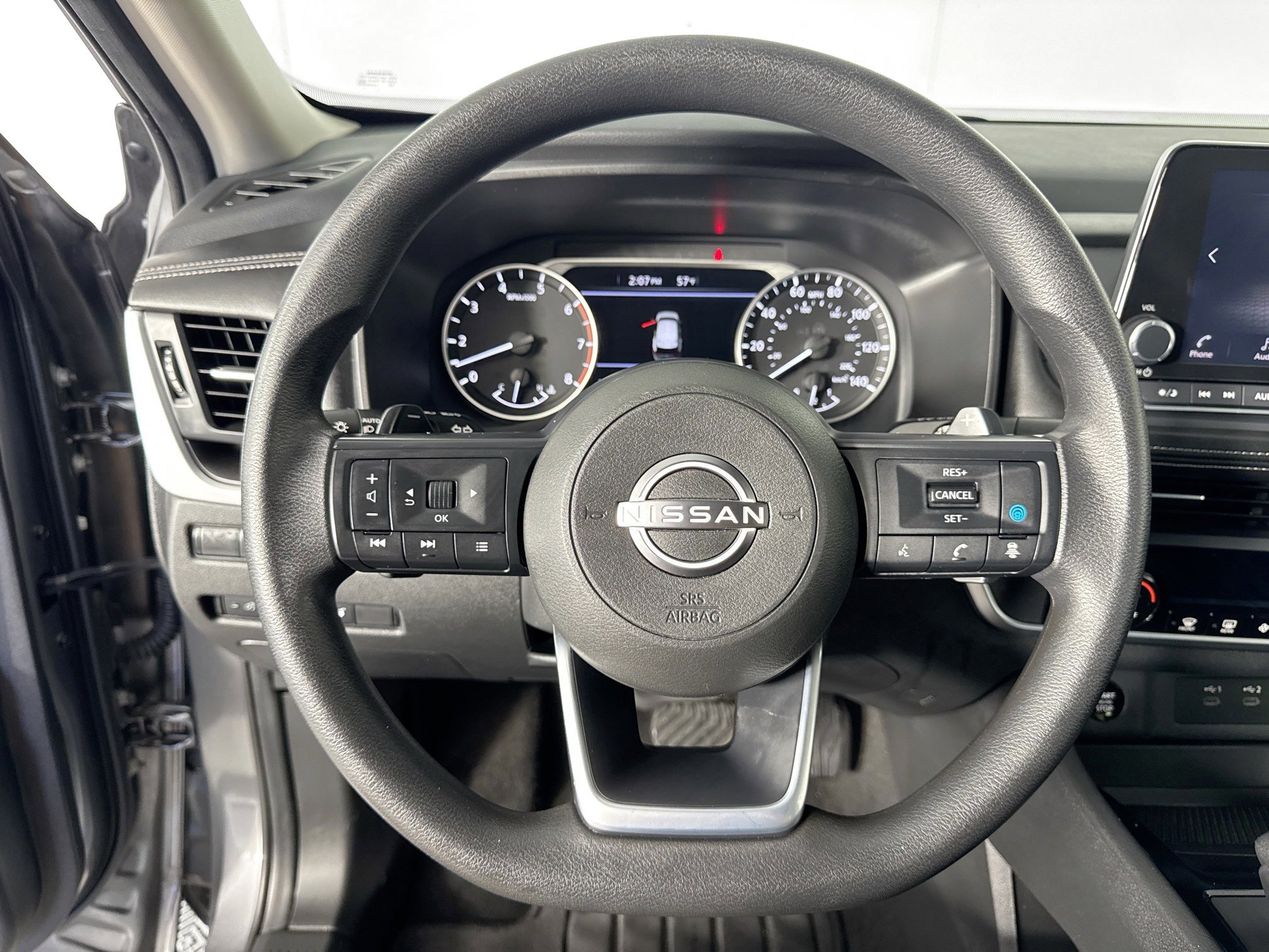 2024 Nissan Rogue SV - Photo 13