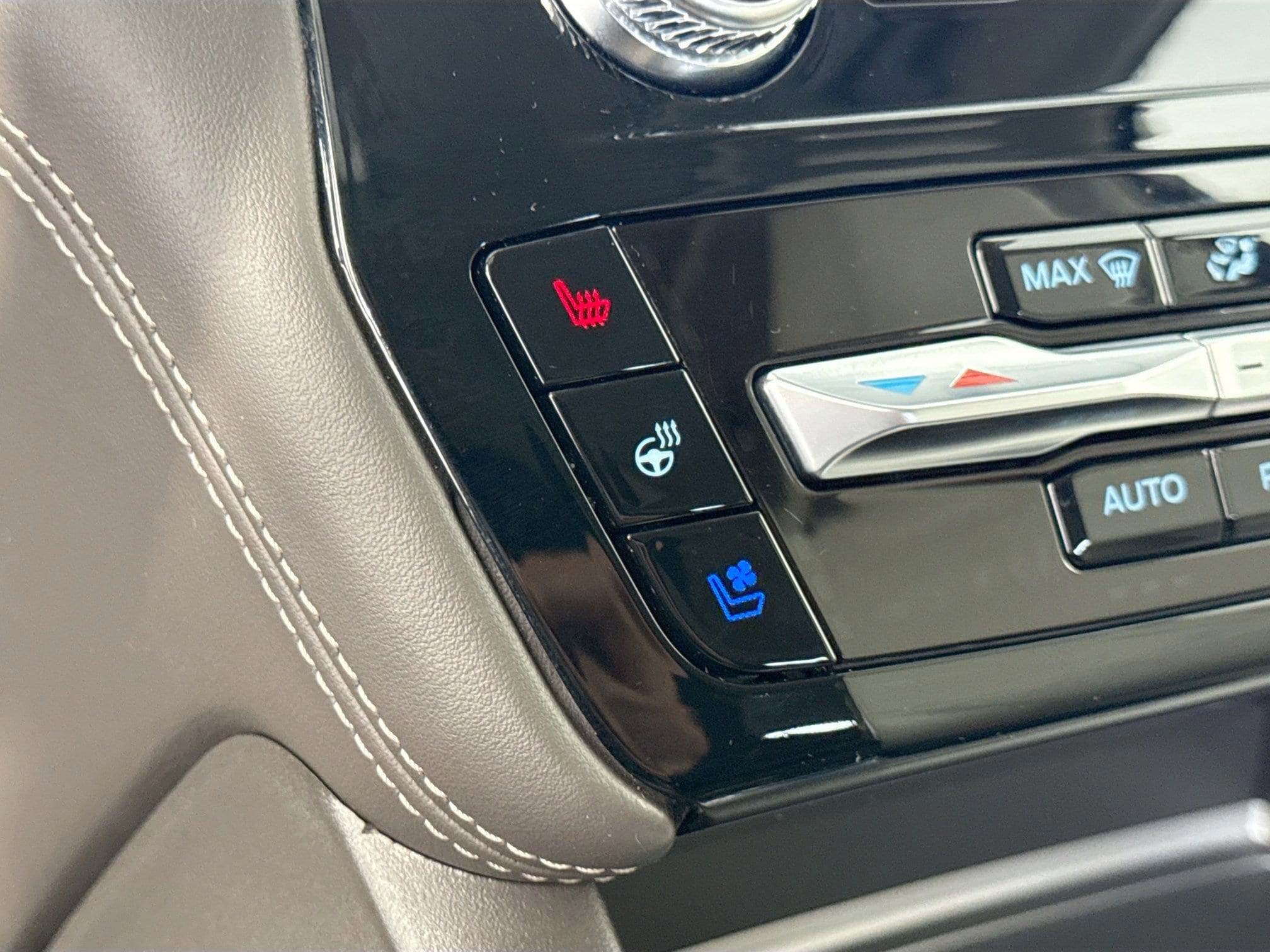 2023 Ford Explorer Platinum - Photo 45
