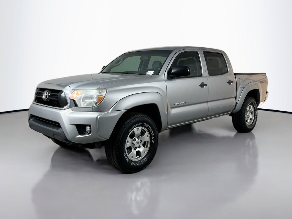 Used 2015 Toyota Tacoma 4WD Double Cab V6 AT (Natl) Truck Double Cab