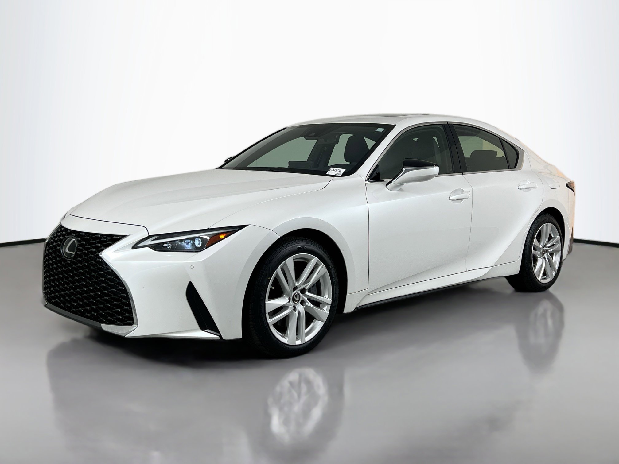 2021 Lexus IS 300 photo 2