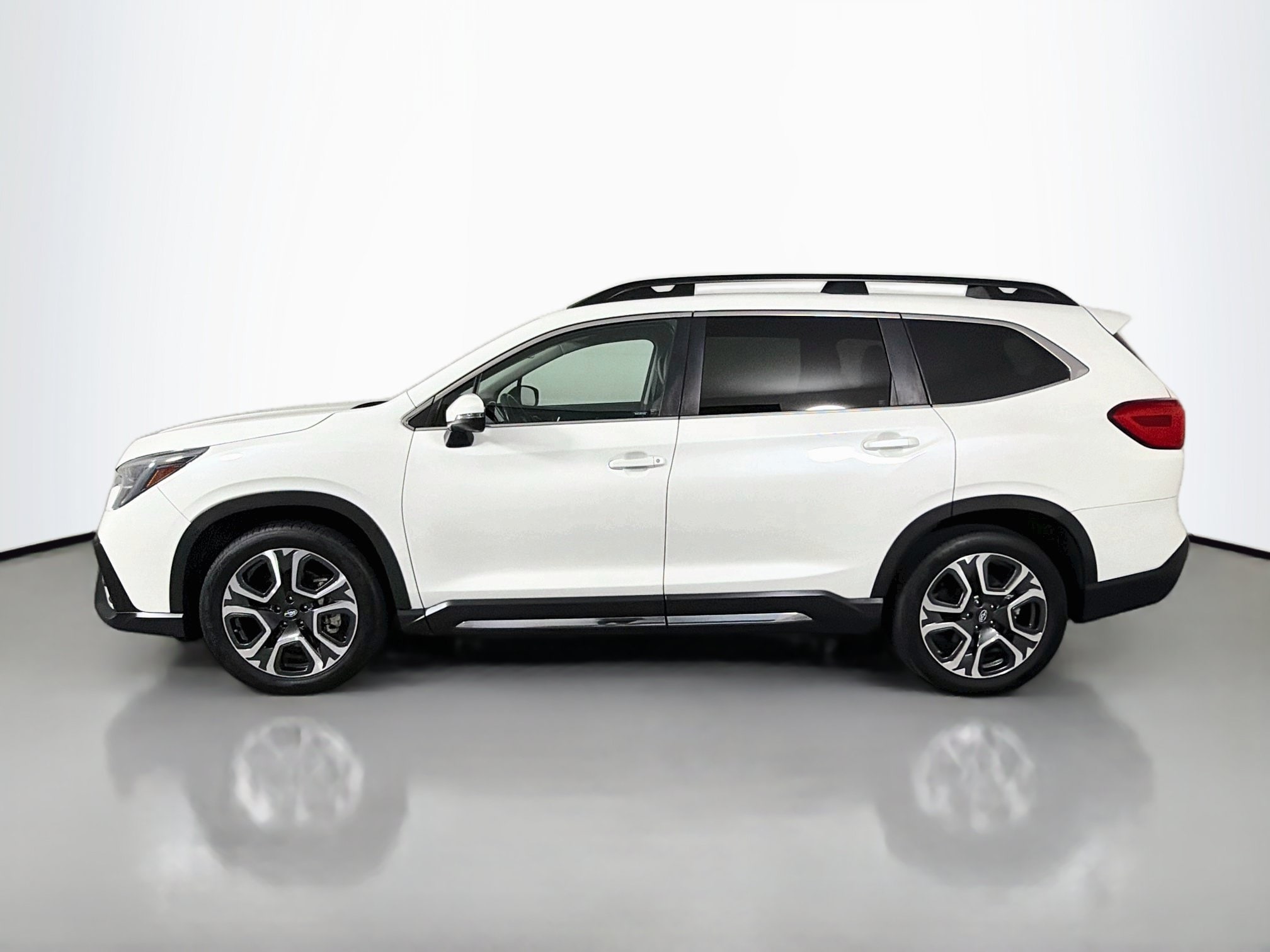 2023 Subaru Ascent Limited - Photo 3