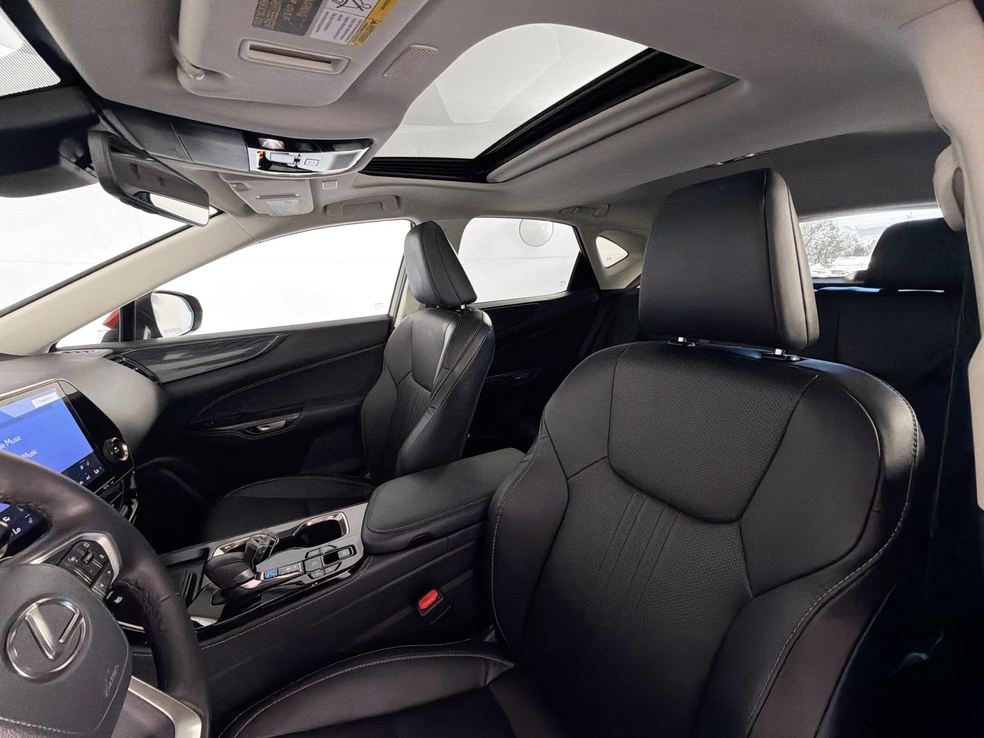 2025 Lexus NX 350 - Photo 11