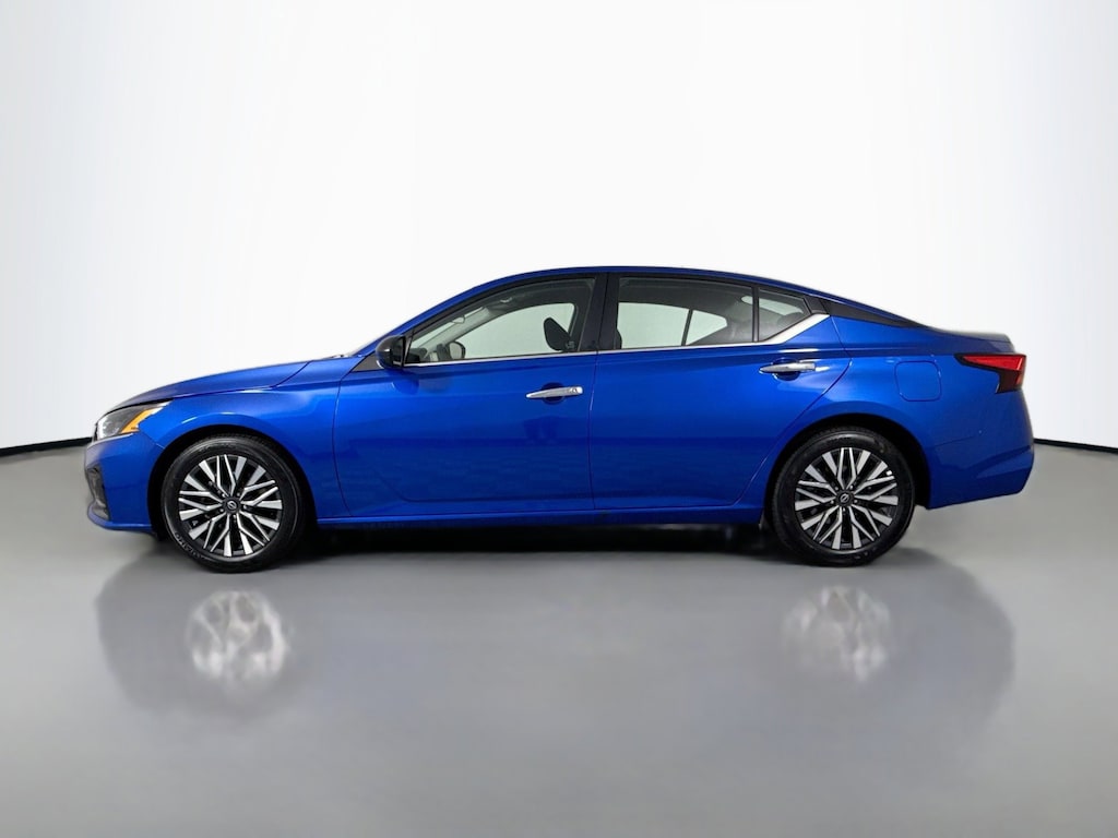 Used 2025 Nissan Altima SV Sedan