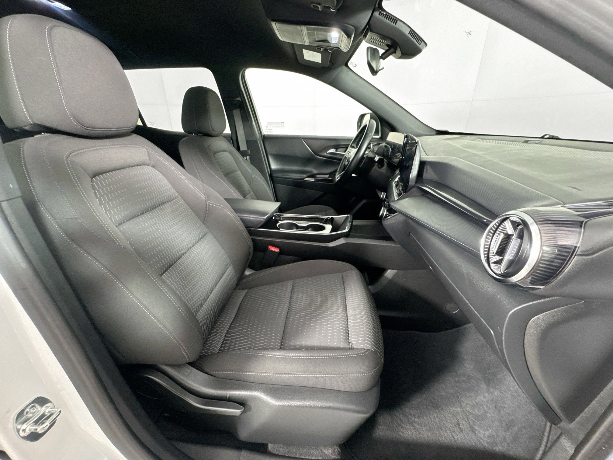 2025 Chevrolet Equinox LT - Photo 26