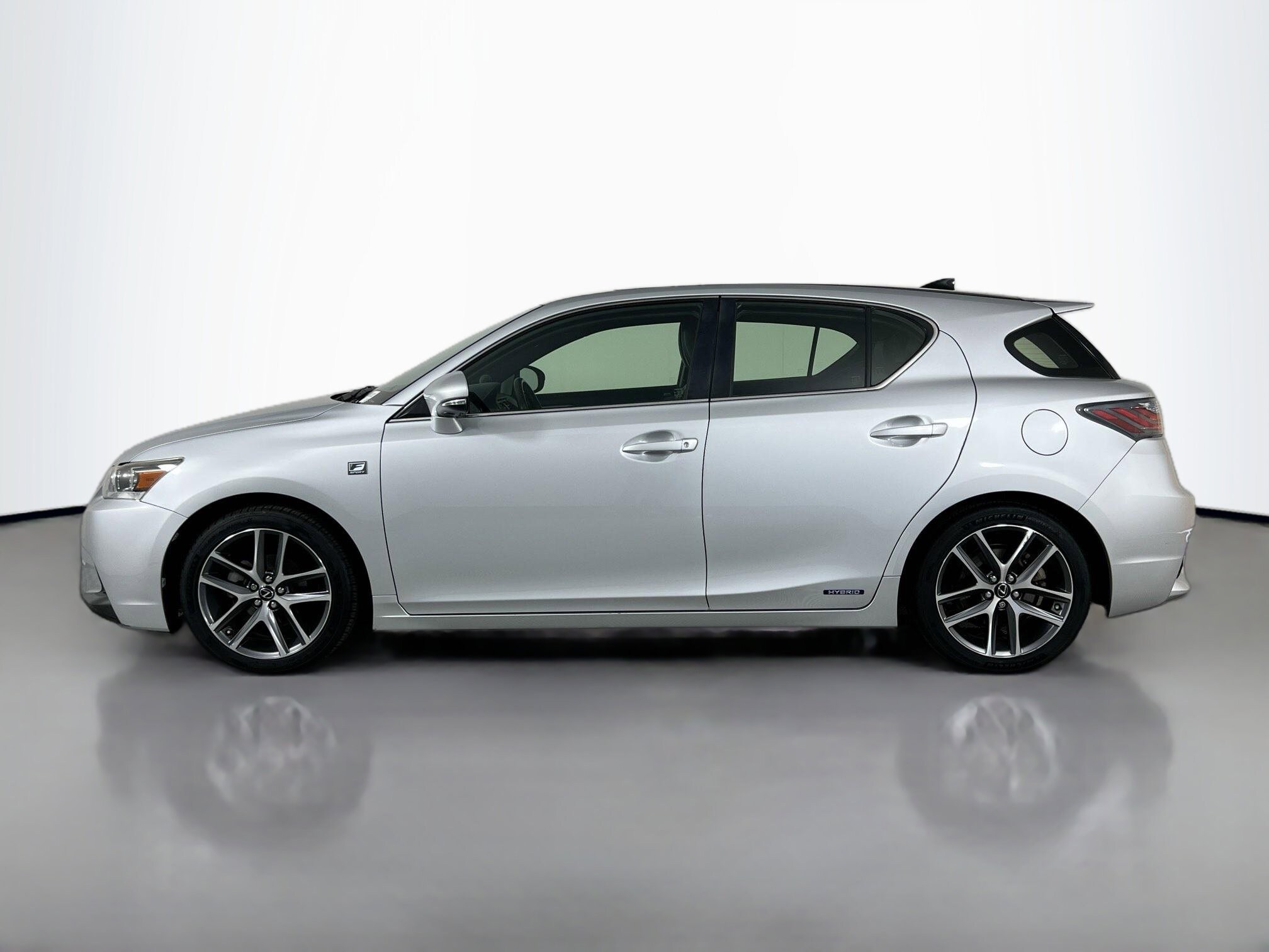 2014 Lexus CT 200h photo 2