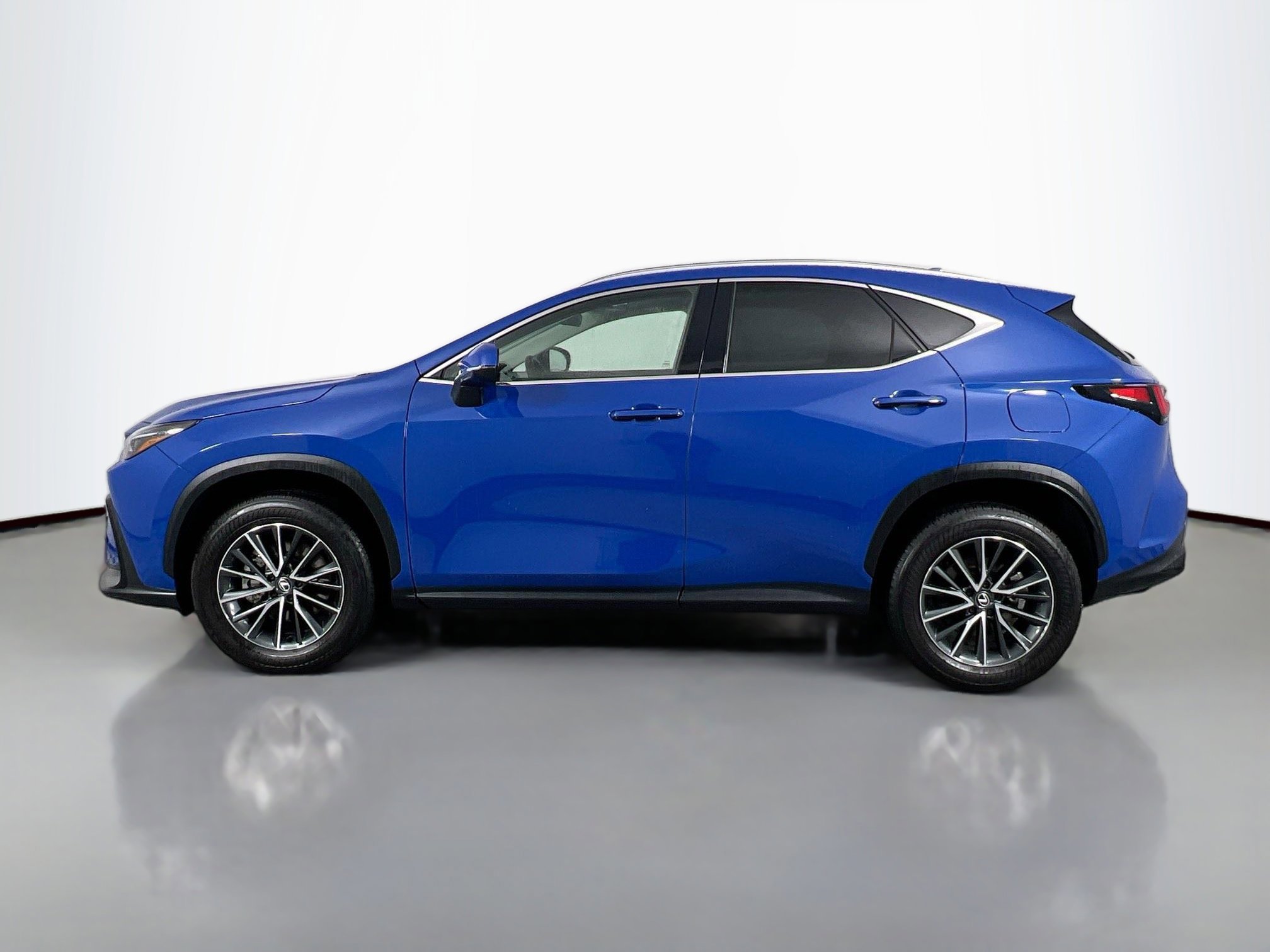 2025 Lexus NX 350 photo 2