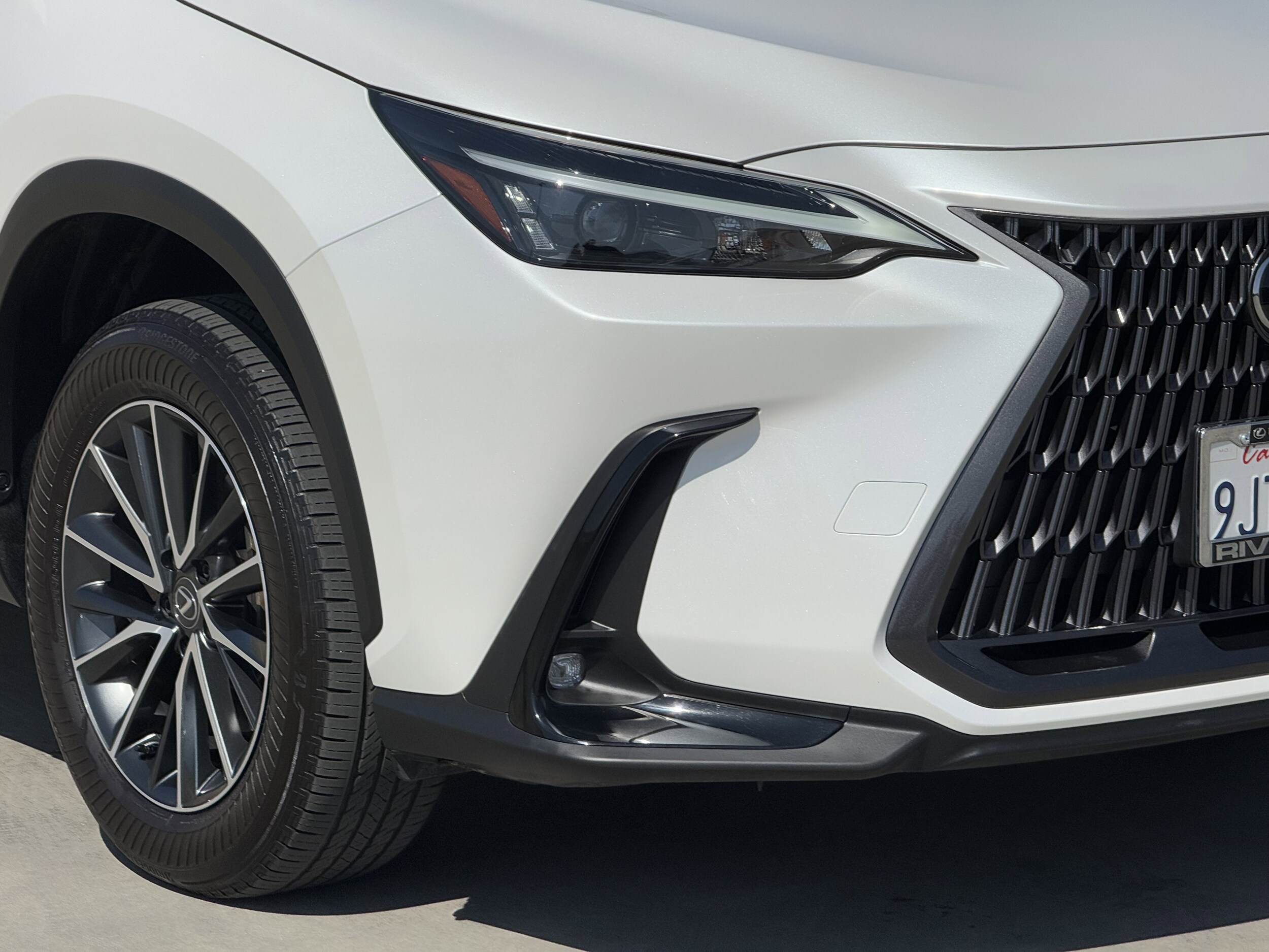 2024 Lexus NX 250 photo 3