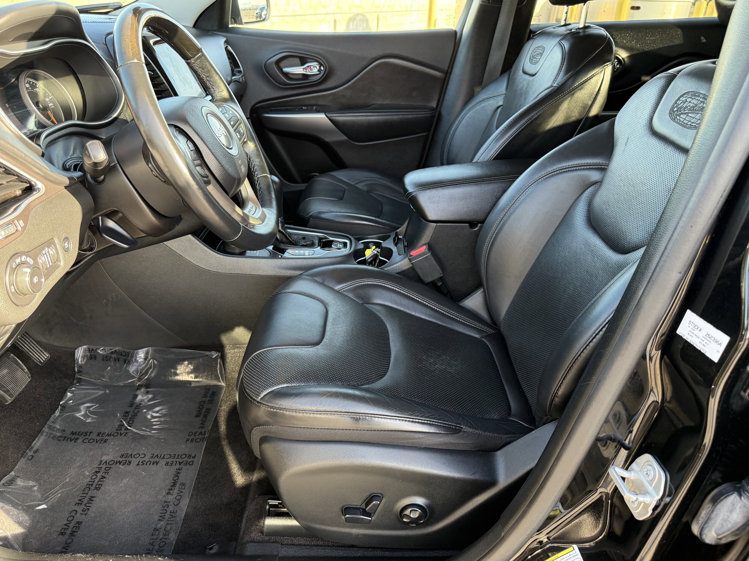 2019 Jeep Cherokee Overland - Photo 18