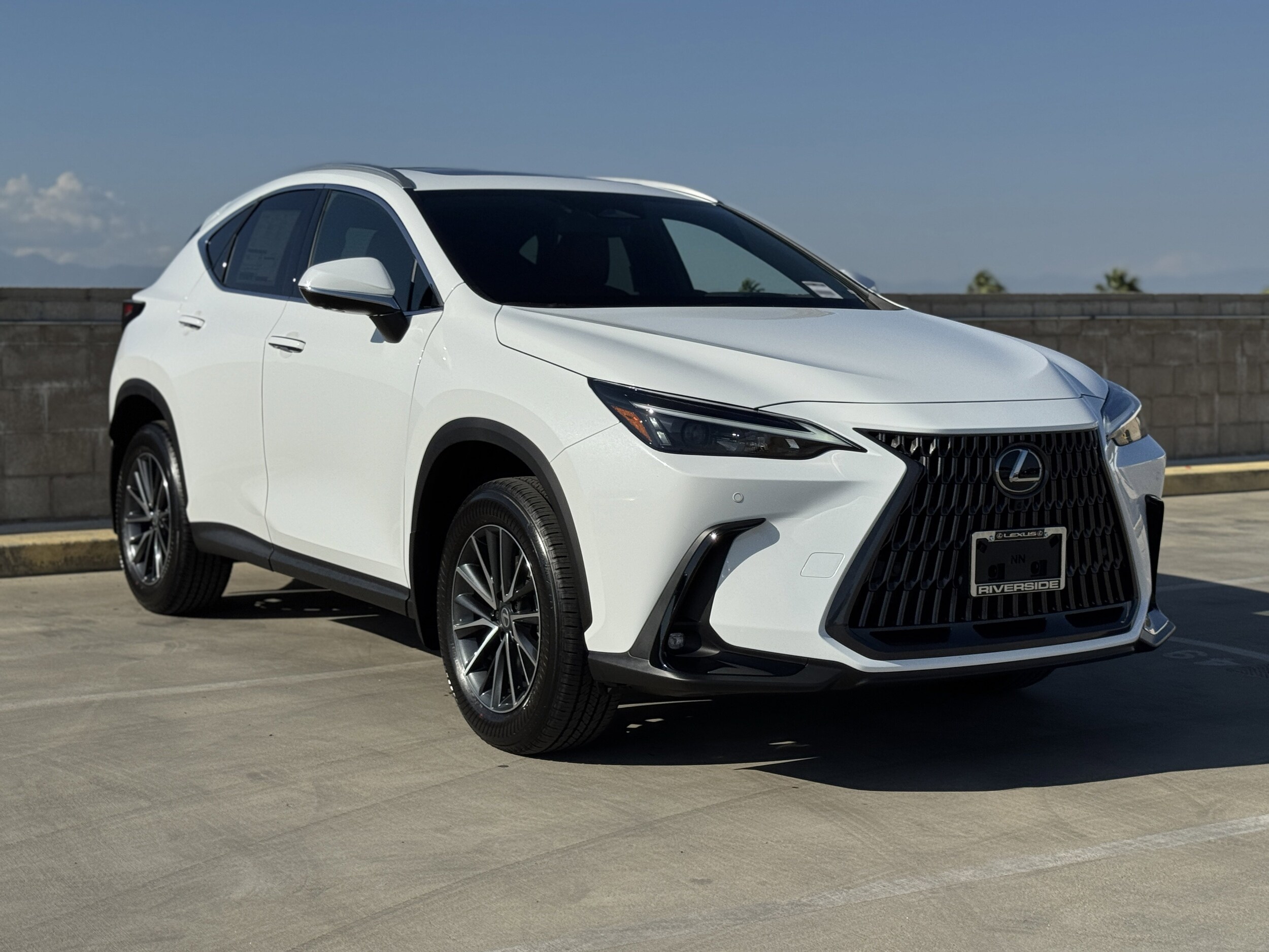 2026 Lexus NX 350h Premium AWD photo 2