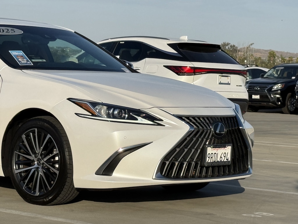 Certified 2025 Lexus ES 350 Base Sedan