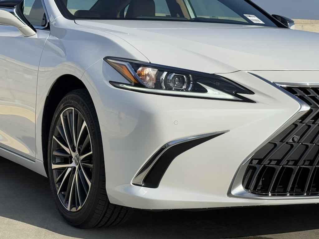 New 2025 Lexus ES 350 SEDAN