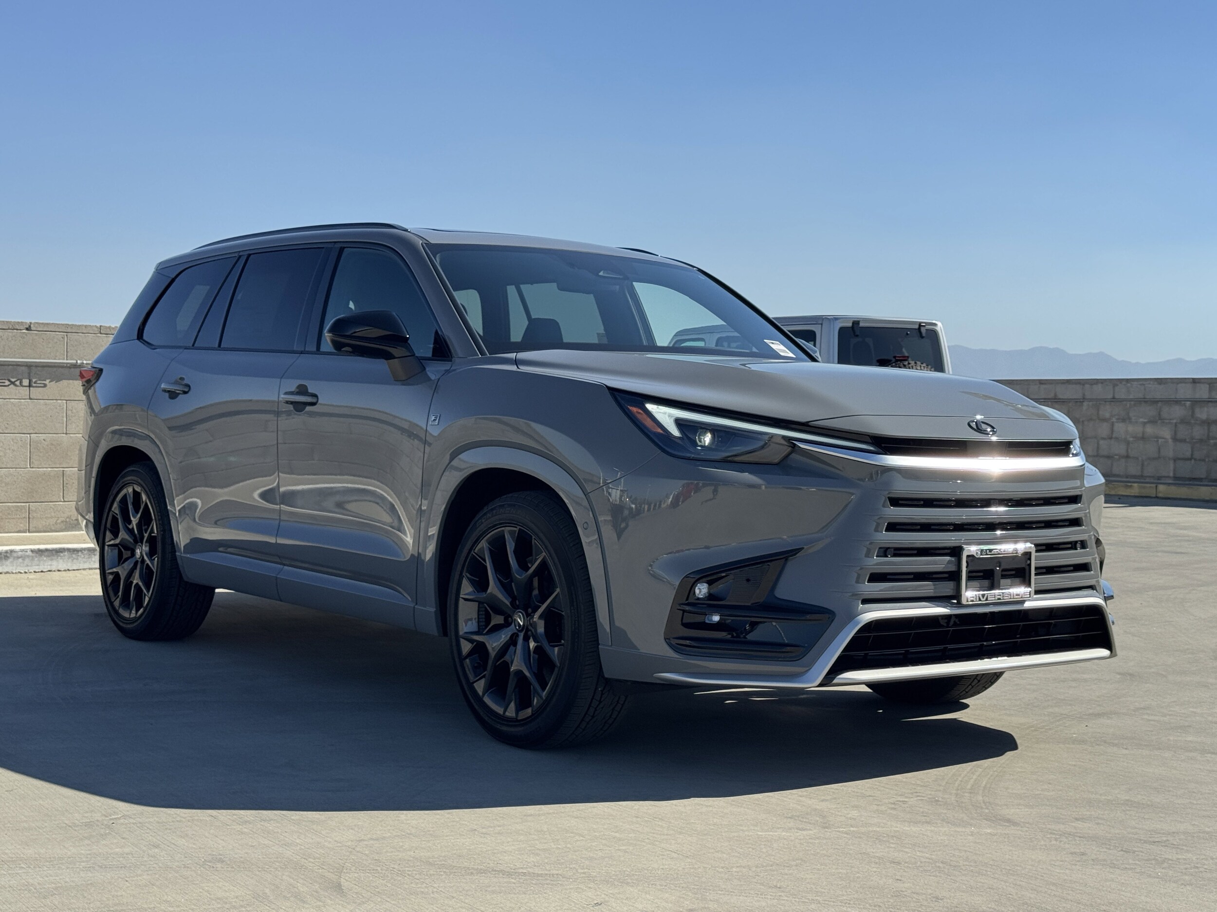 2025 Lexus TX 500h F SPORT Performance Luxury photo 2