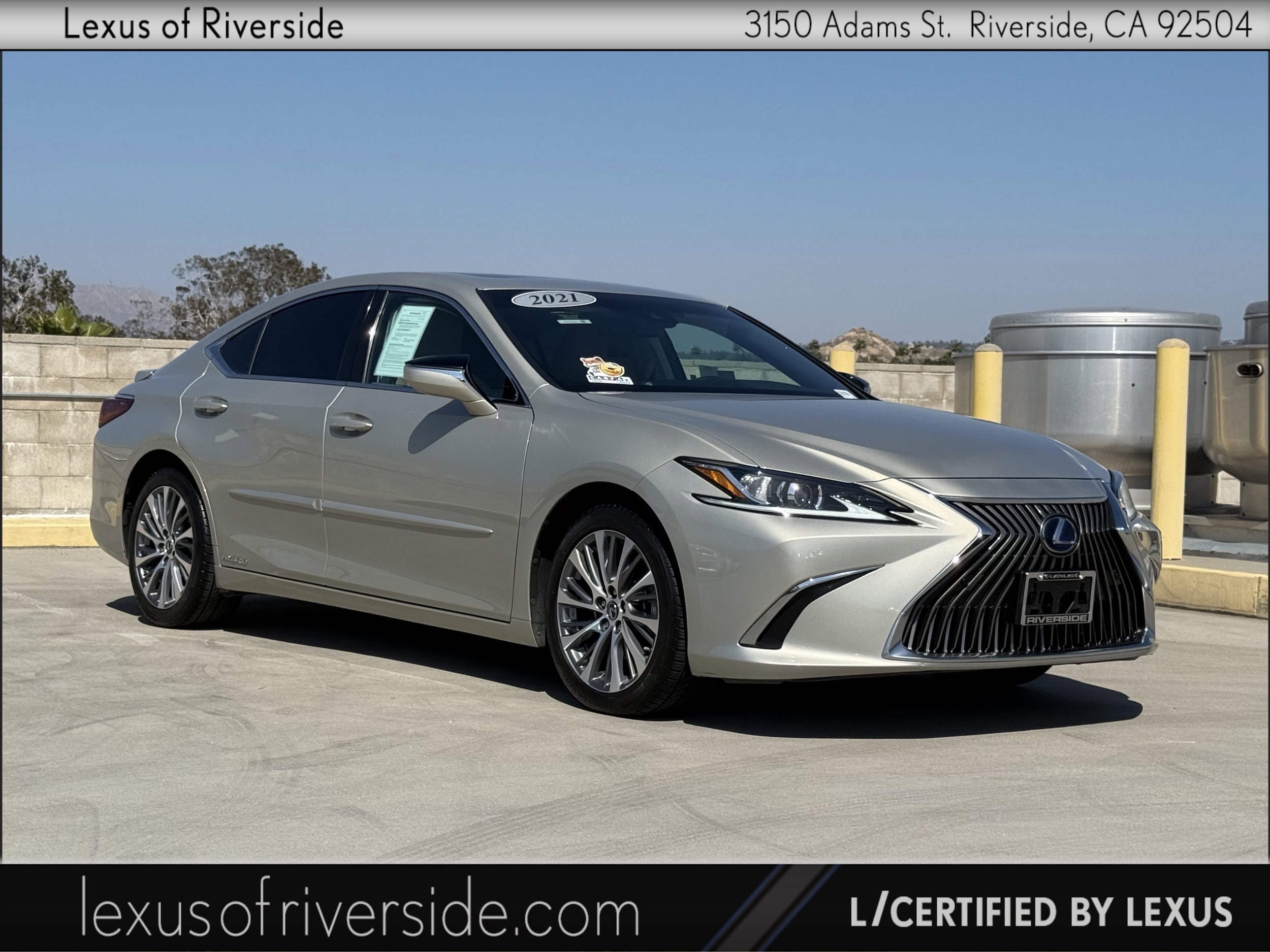 2021 Lexus ES 300h 300h's photo