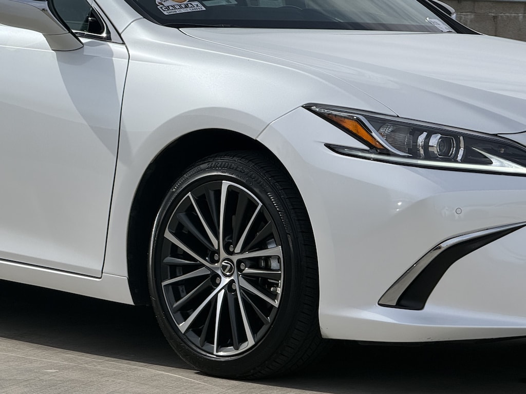 Certified 2025 Lexus ES 300h Base Sedan