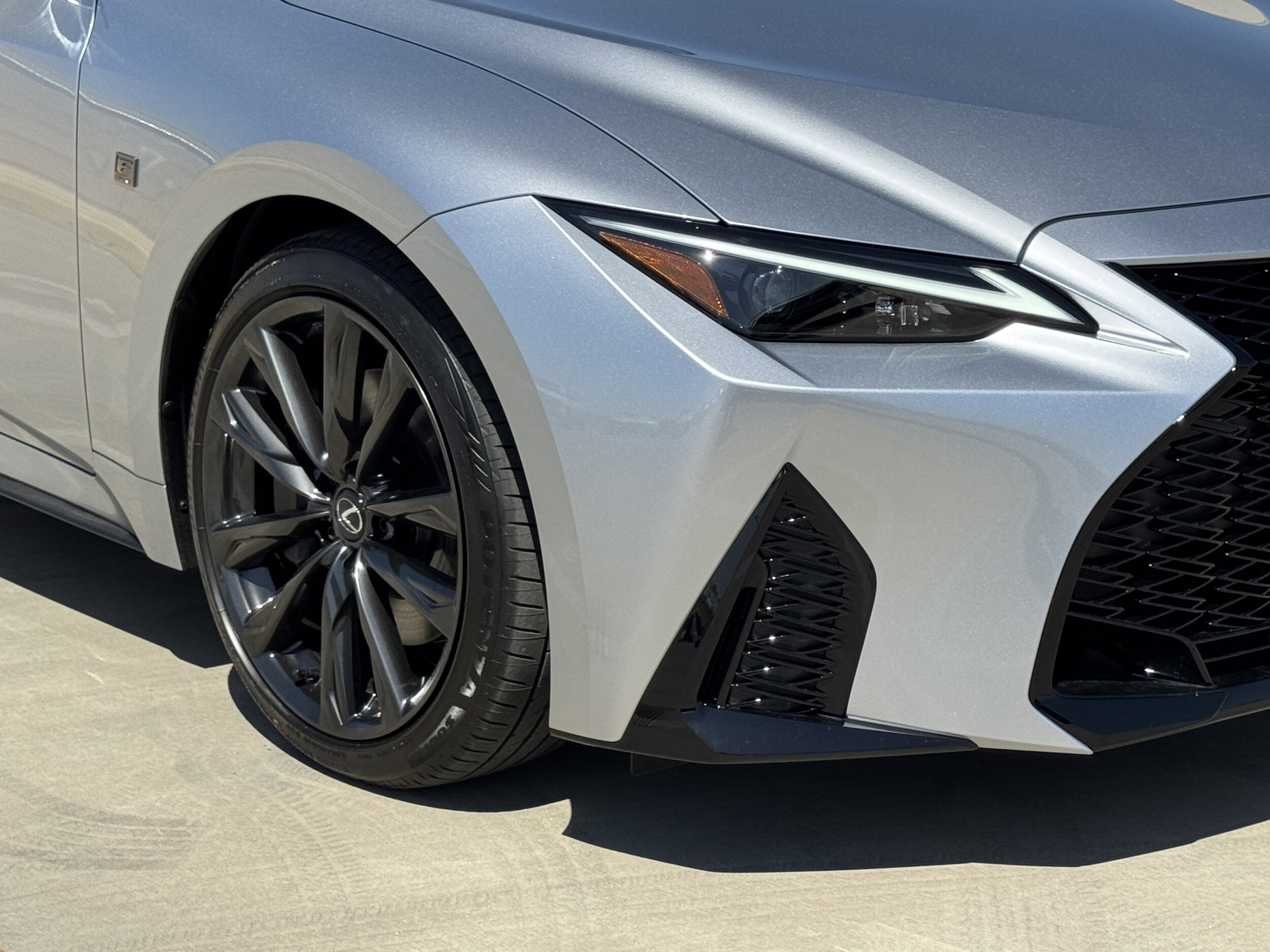 2025 Lexus IS 300 F SPORT photo 4