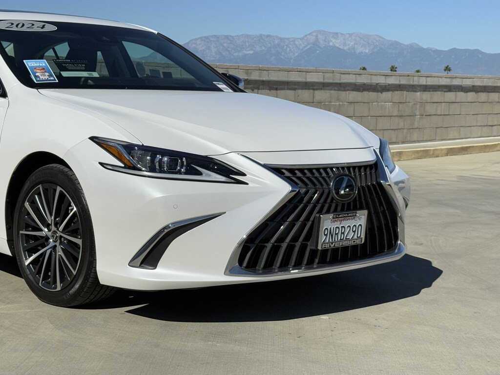 Used 2024 Lexus ES 300h  Sedan