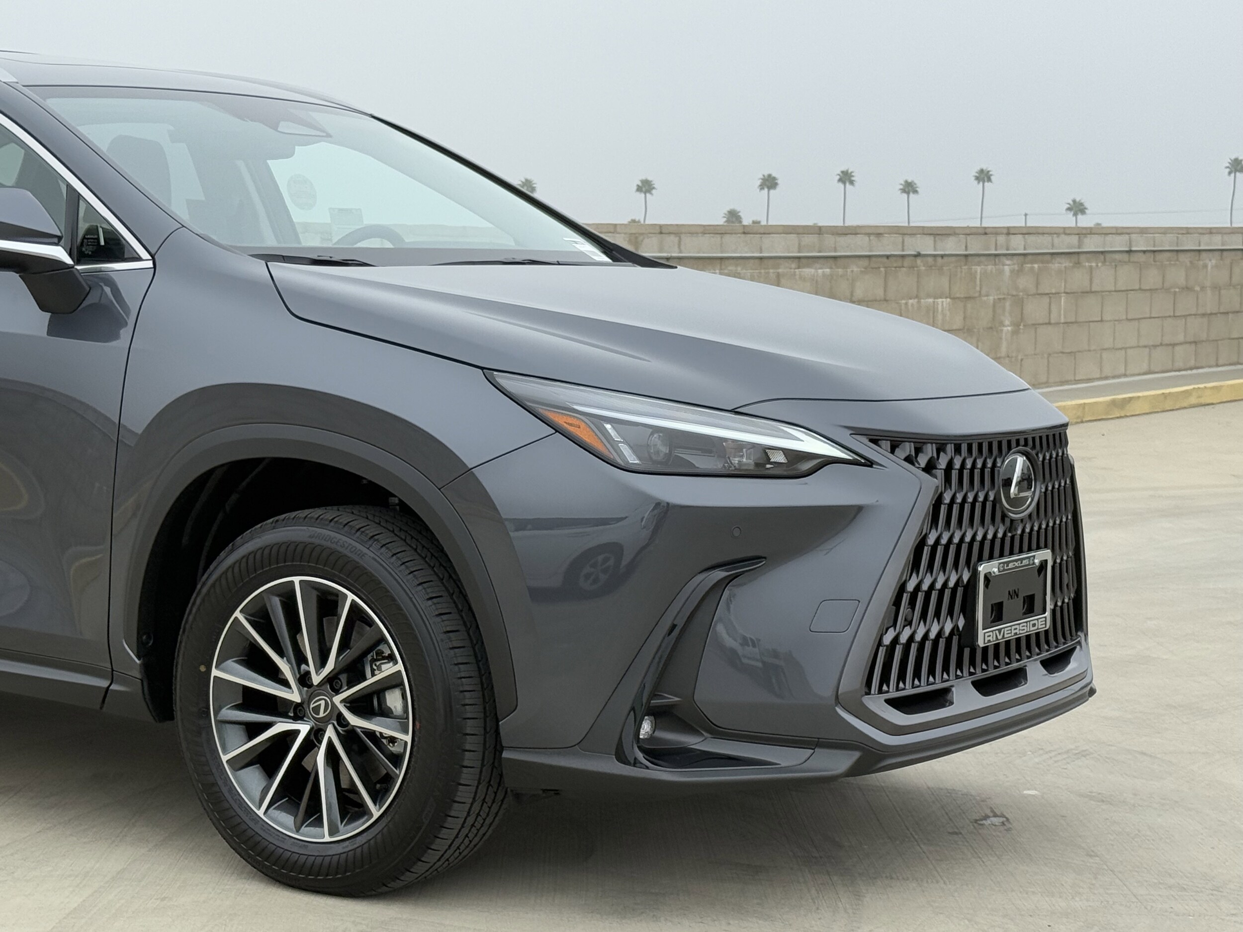 2026 Lexus NX 350h Premium photo 3