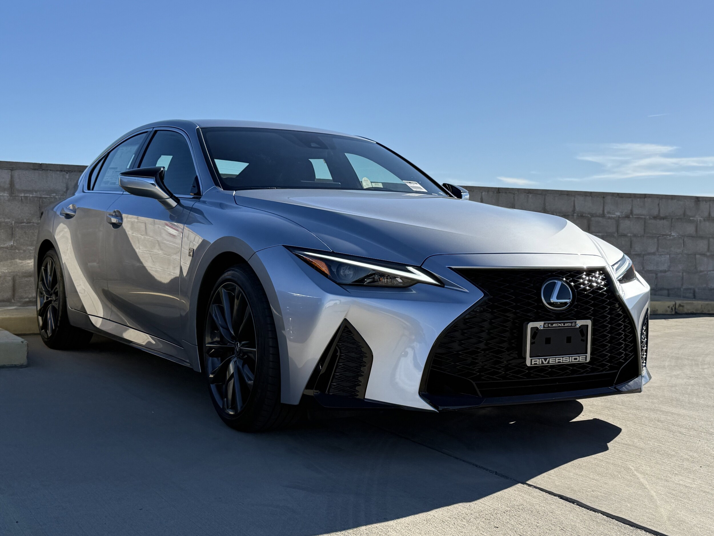 2025 Lexus IS 300 F SPORT photo 2