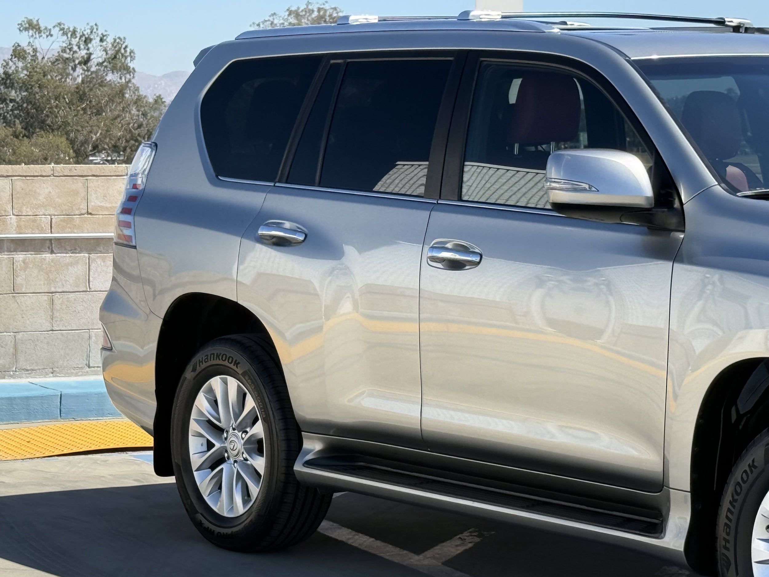 2023 LEXUS GX 460 photo 4
