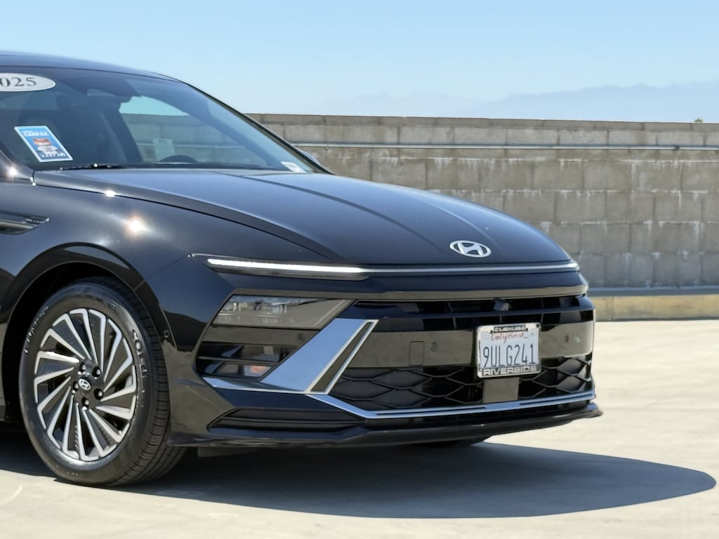 Used 2025 Hyundai Sonata Hybrid Limited Sedan