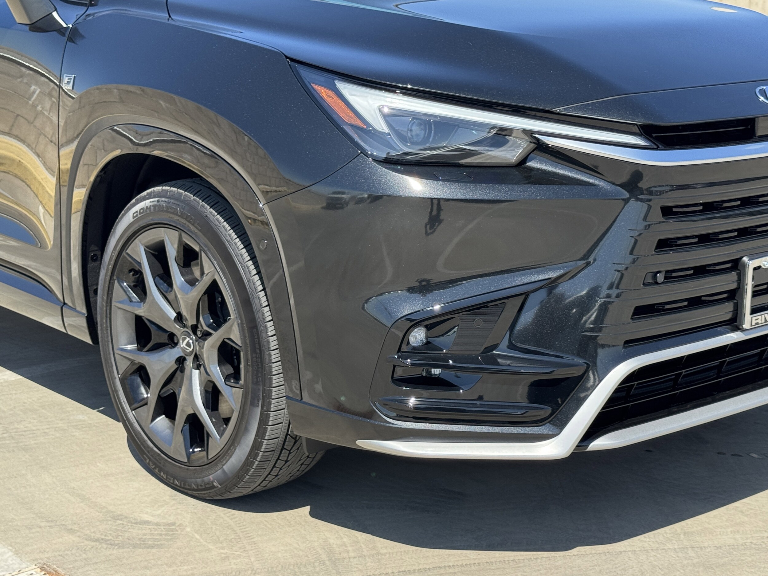 2025 Lexus TX 500h F SPORT Performance Premium photo 2