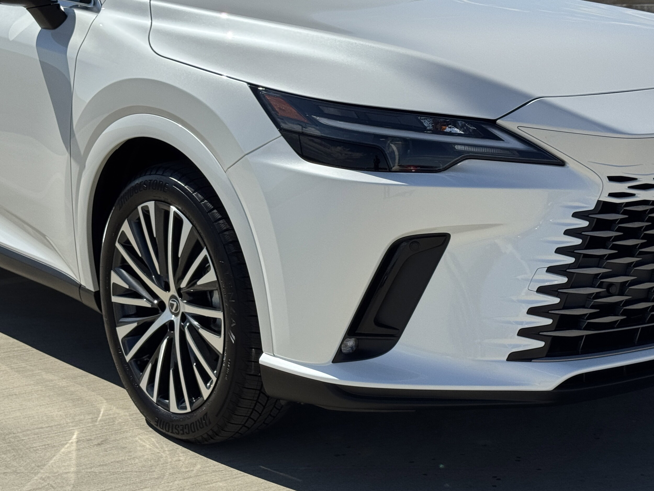 2025 Lexus RX 350 photo 4