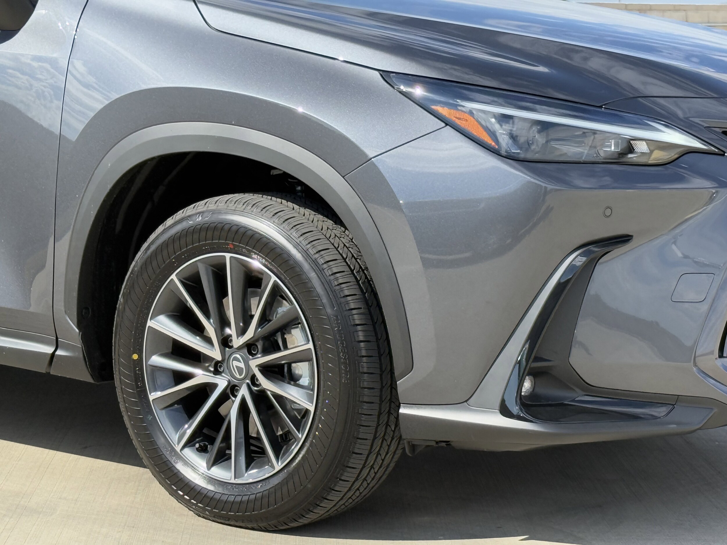 2026 Lexus NX 350 Premium photo 4