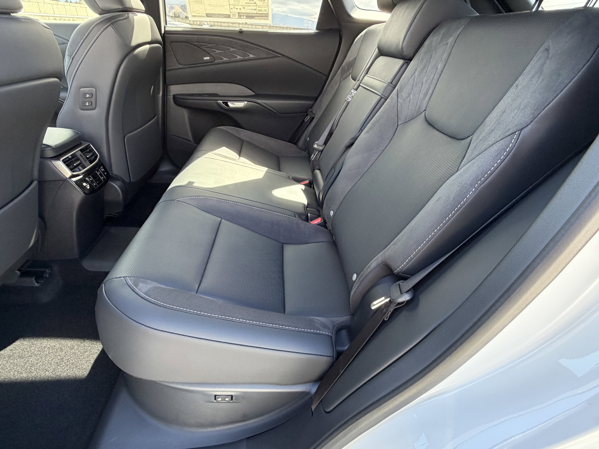 2026 Lexus RX 450h+ Luxury - Photo 26