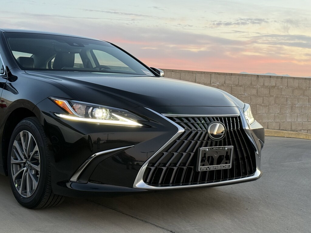 New 2025 Lexus ES 350 SEDAN