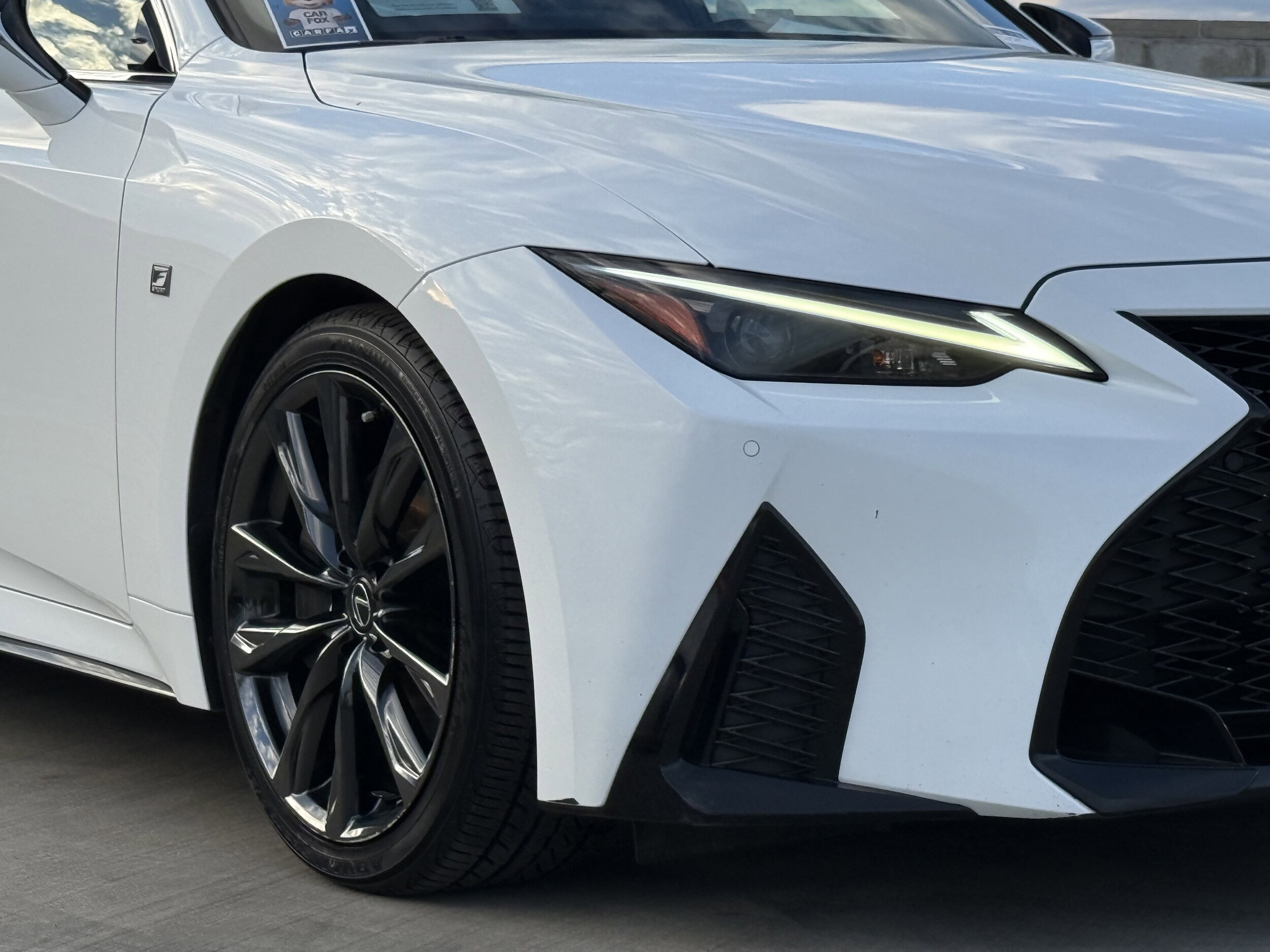 2023 Lexus IS 350 F SPORT photo 4