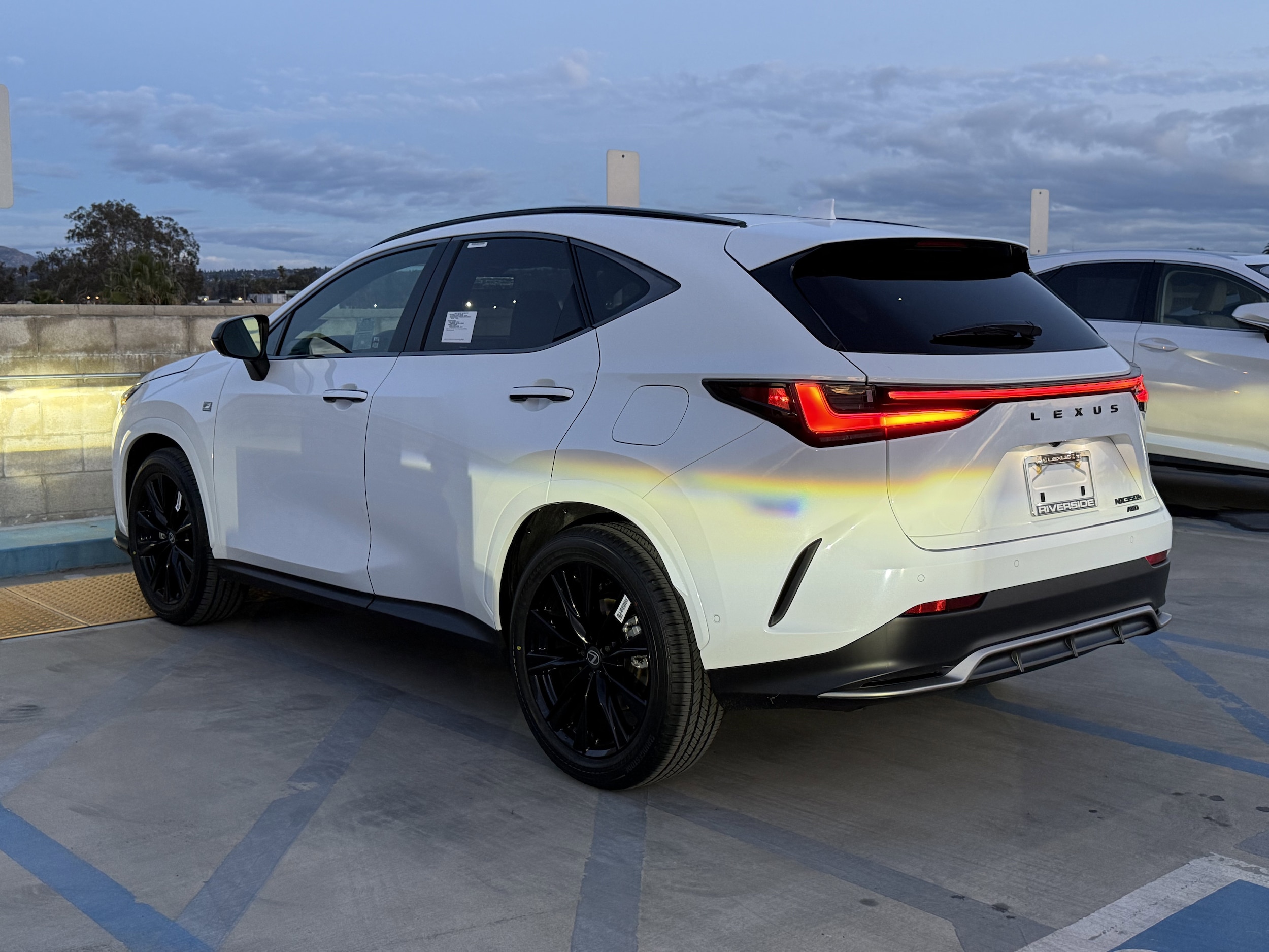 2026 Lexus NX 350h F-Sport - Photo 9