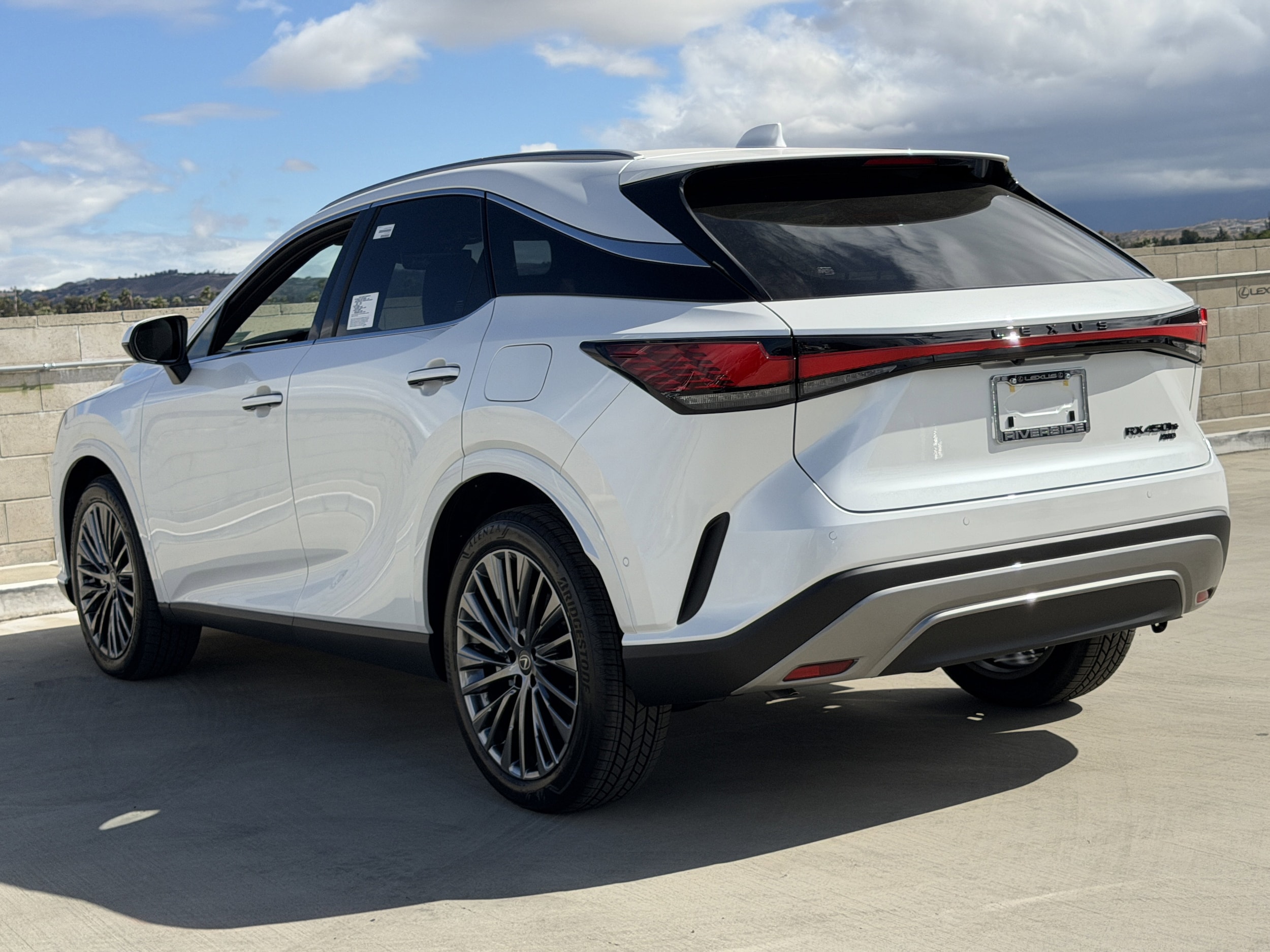 2026 Lexus RX 450h+ Luxury - Photo 8