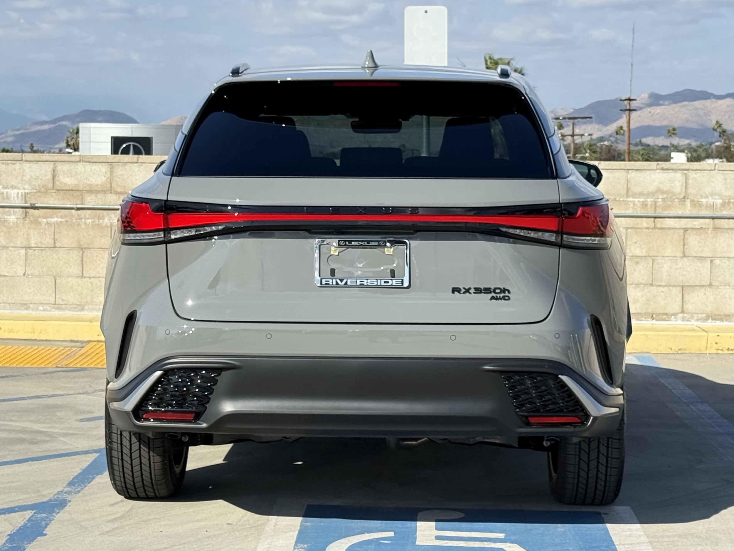 2026 Lexus RX 350h F-Sport - Photo 10