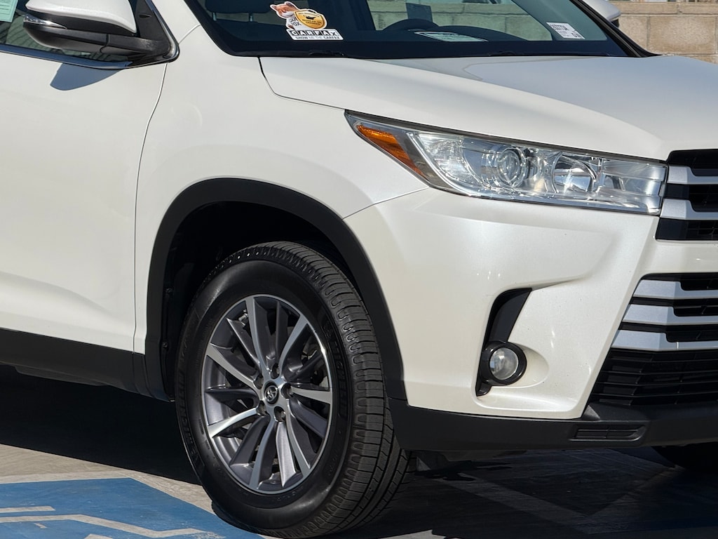 Used 2019 Toyota Highlander XLE V6 SUV