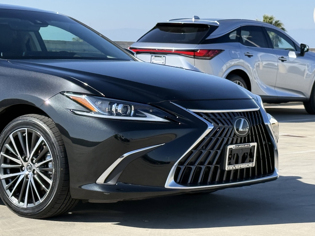 Certified 2025 Lexus ES 300h Base Sedan