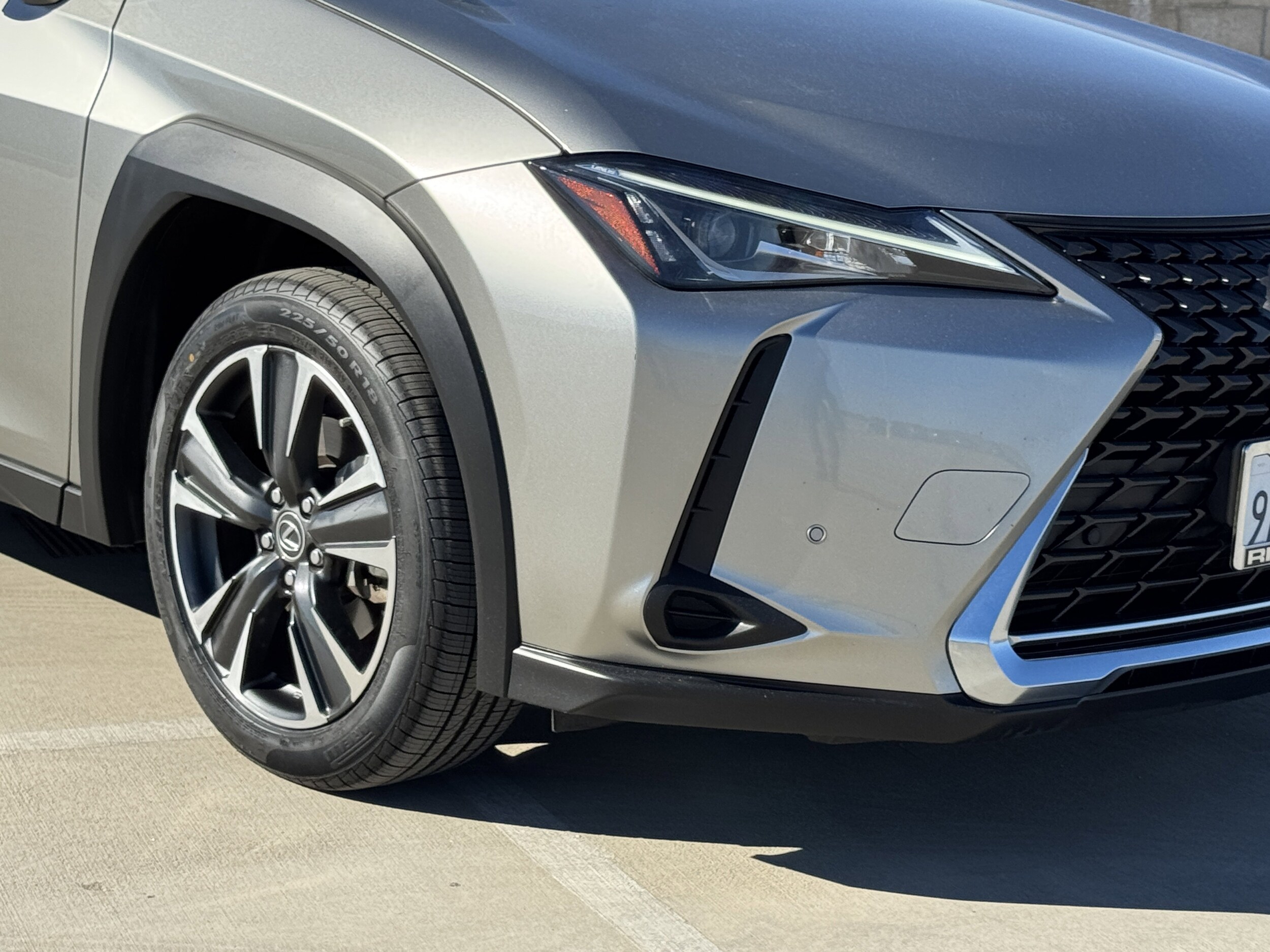 2022 Lexus UX 250h photo 4