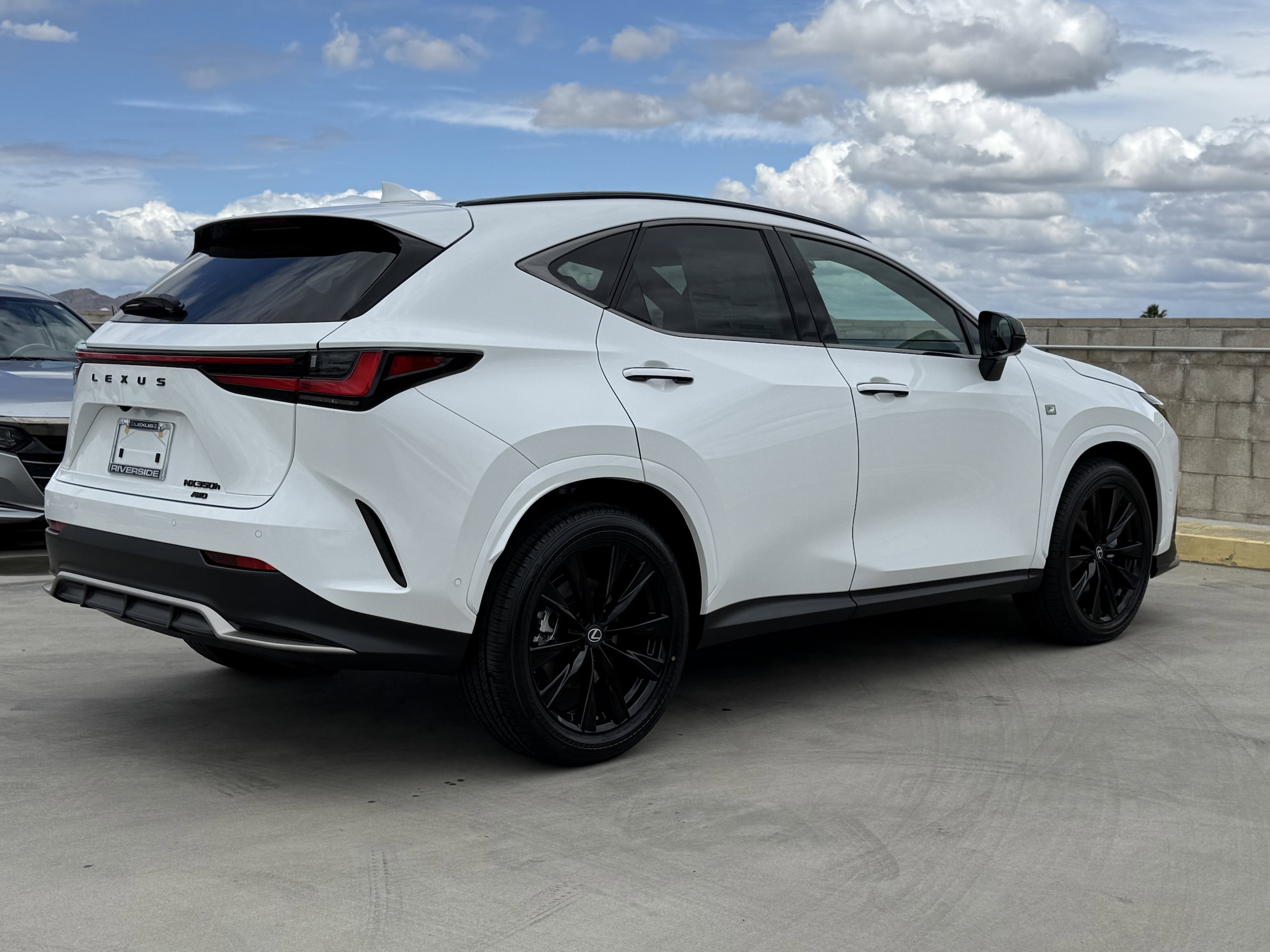 2026 Lexus NX 350h F-Sport - Photo 11