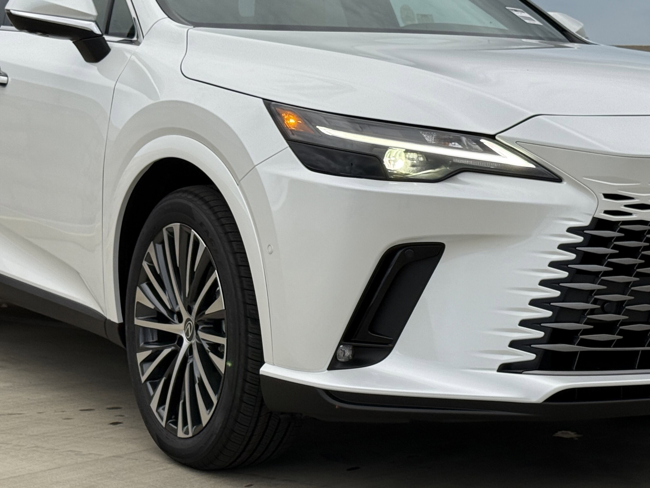 2026 Lexus RX 350 Premium photo 4