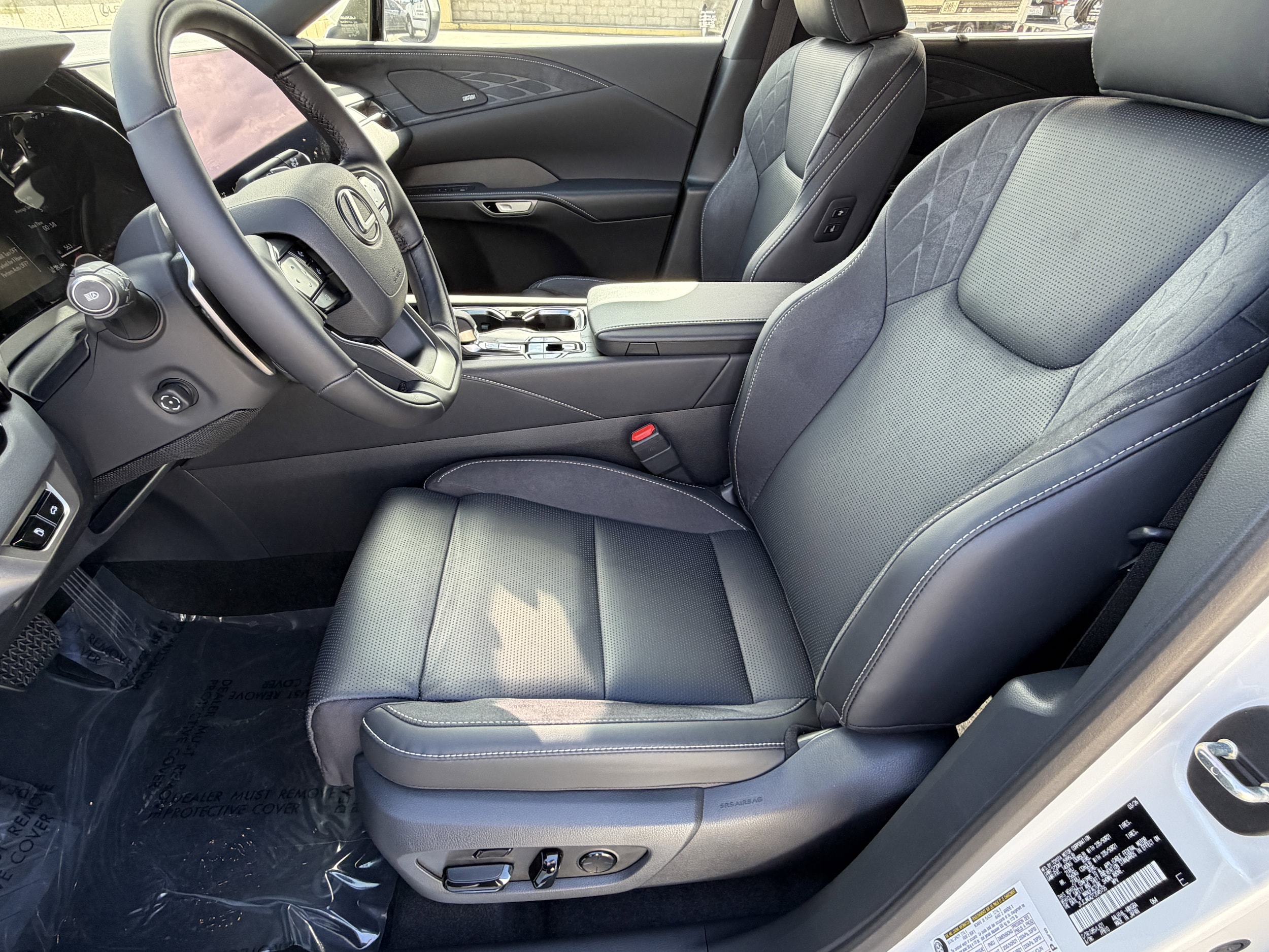 2026 Lexus RX 450h+ Luxury - Photo 16