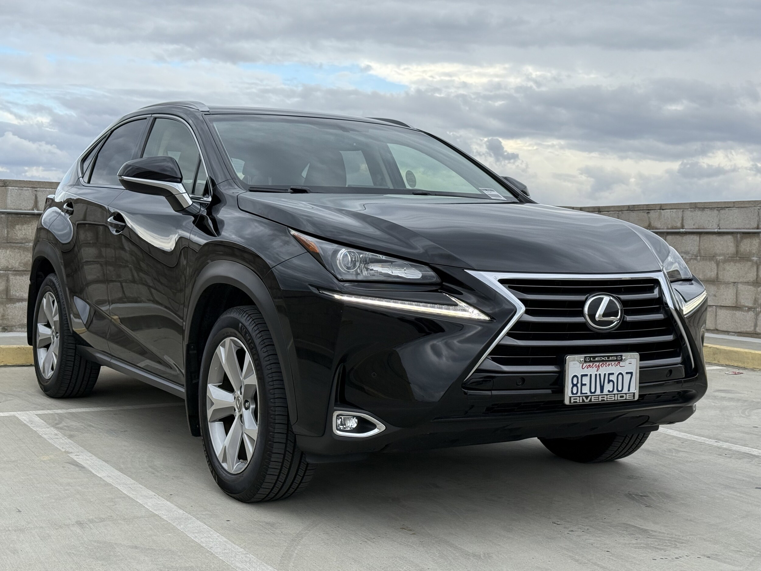 2017 Lexus NX 200t Luxury photo 2