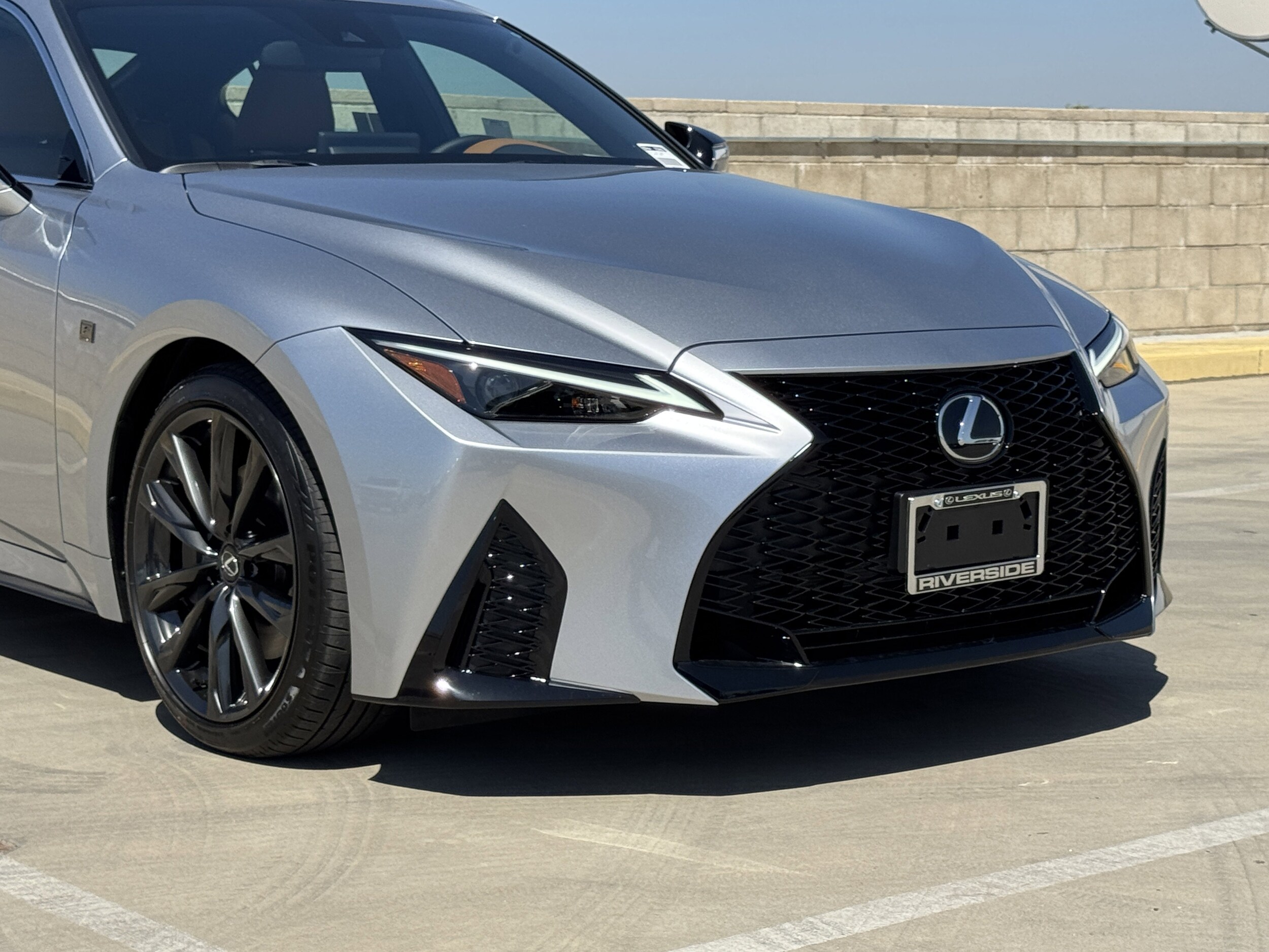 2025 Lexus IS 300 F SPORT photo 3