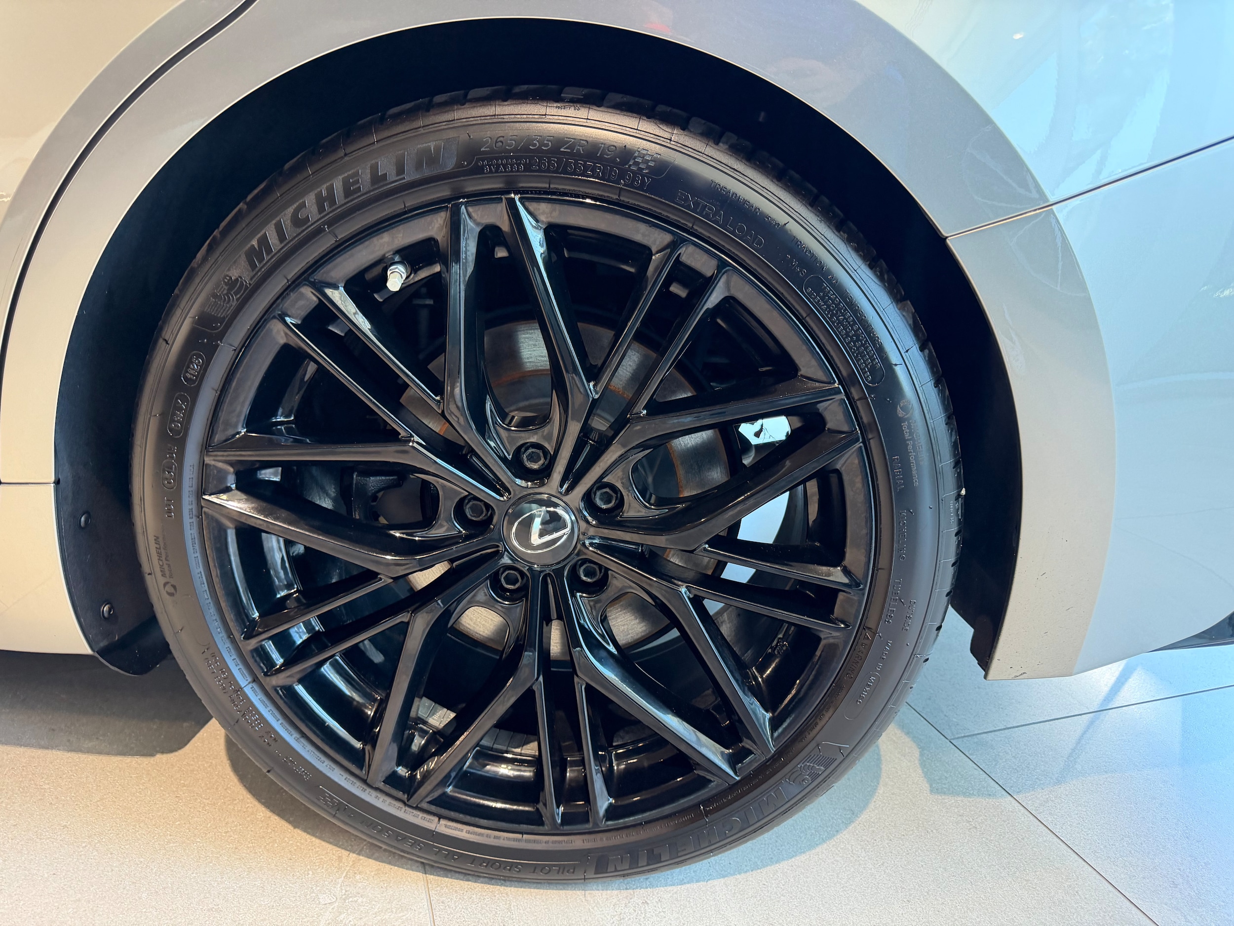 2023 Lexus IS 500 F SPORT PERFORMANCE - Photo 10
