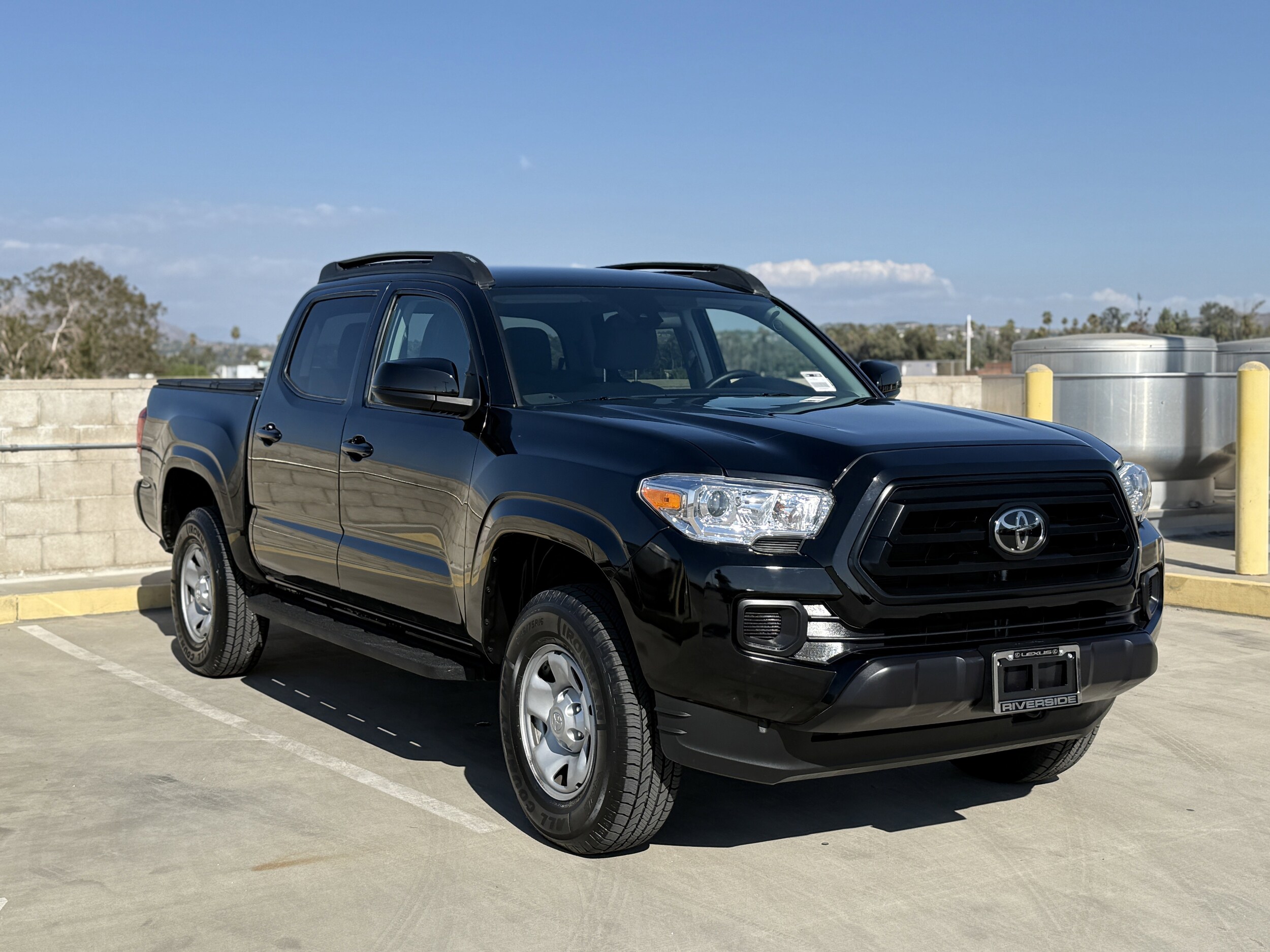 2023 Toyota Tacoma SR V6 photo 2