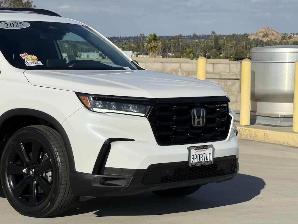 Used 2025 Honda Pilot Black Edition SUV