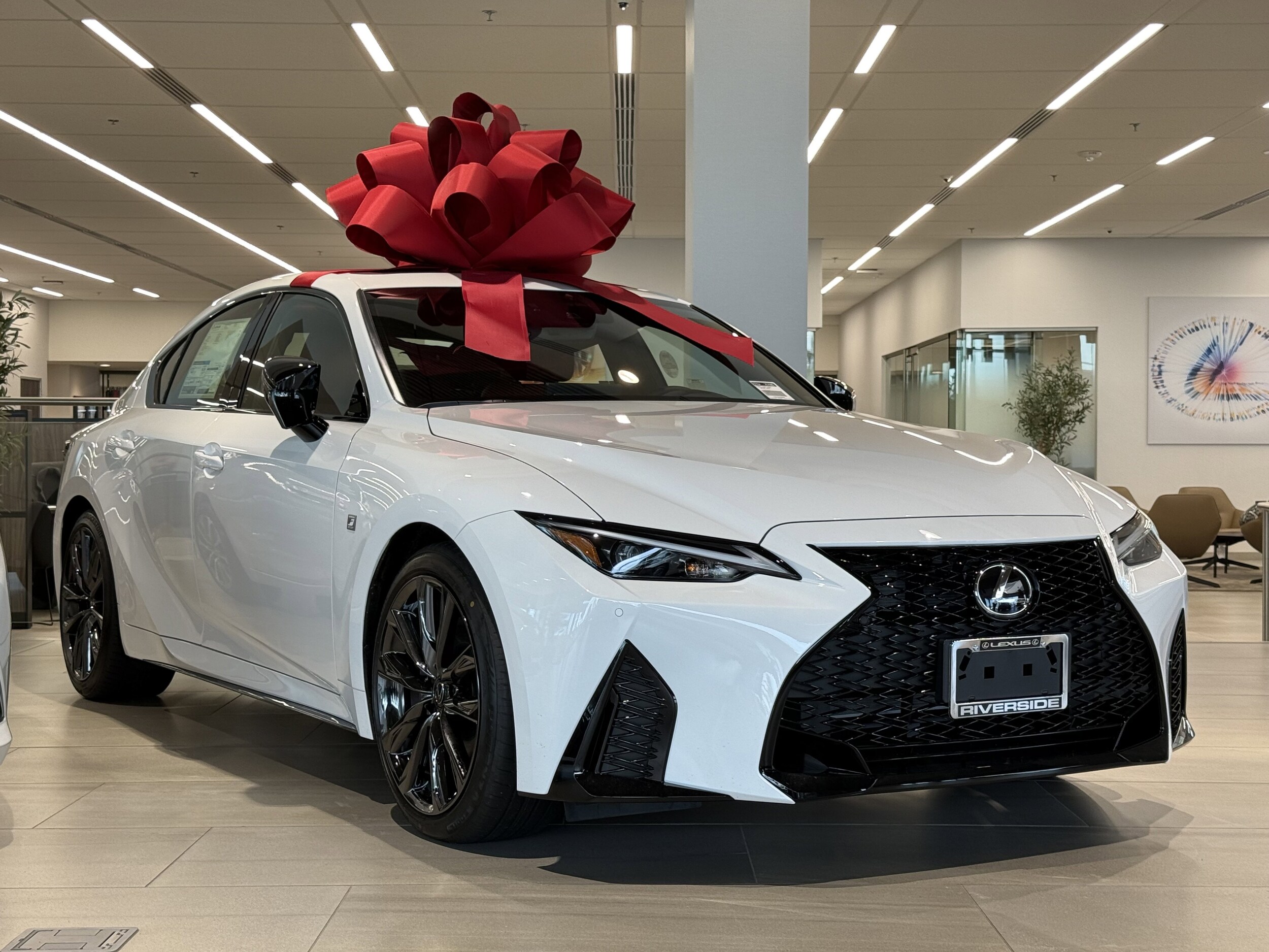 2025 Lexus IS 350 F SPORT photo 2