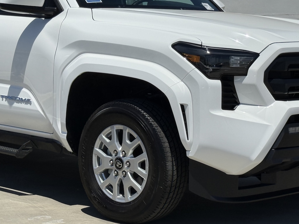 Used 2025 Toyota Tacoma SR5 Truck Double Cab