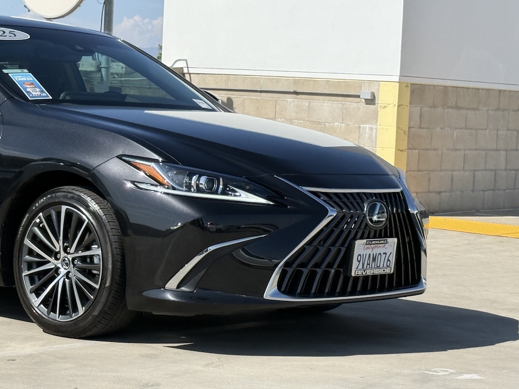 Certified 2025 Lexus ES 300h Base Sedan