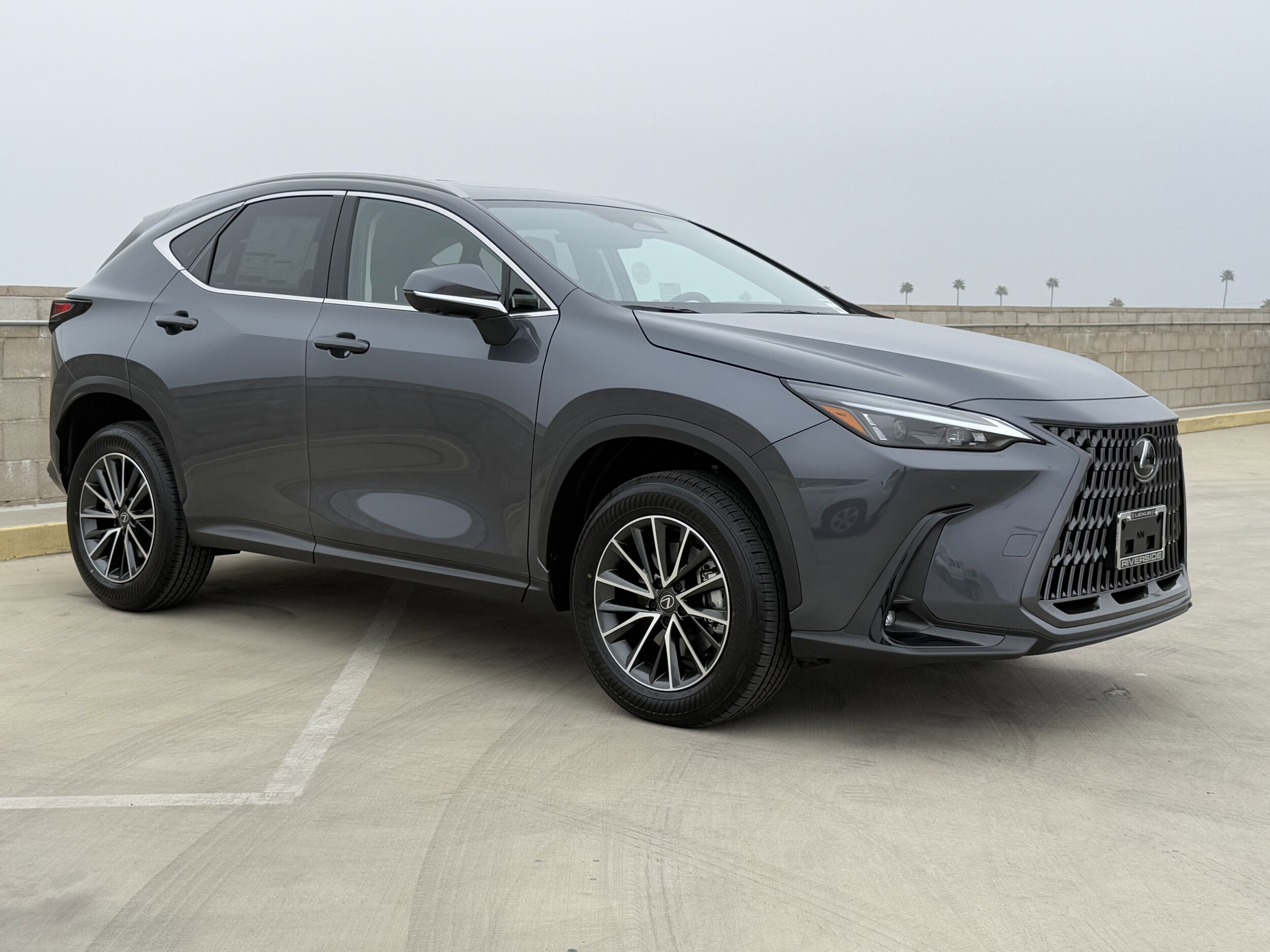 2026 Lexus NX 350h Premium photo 2